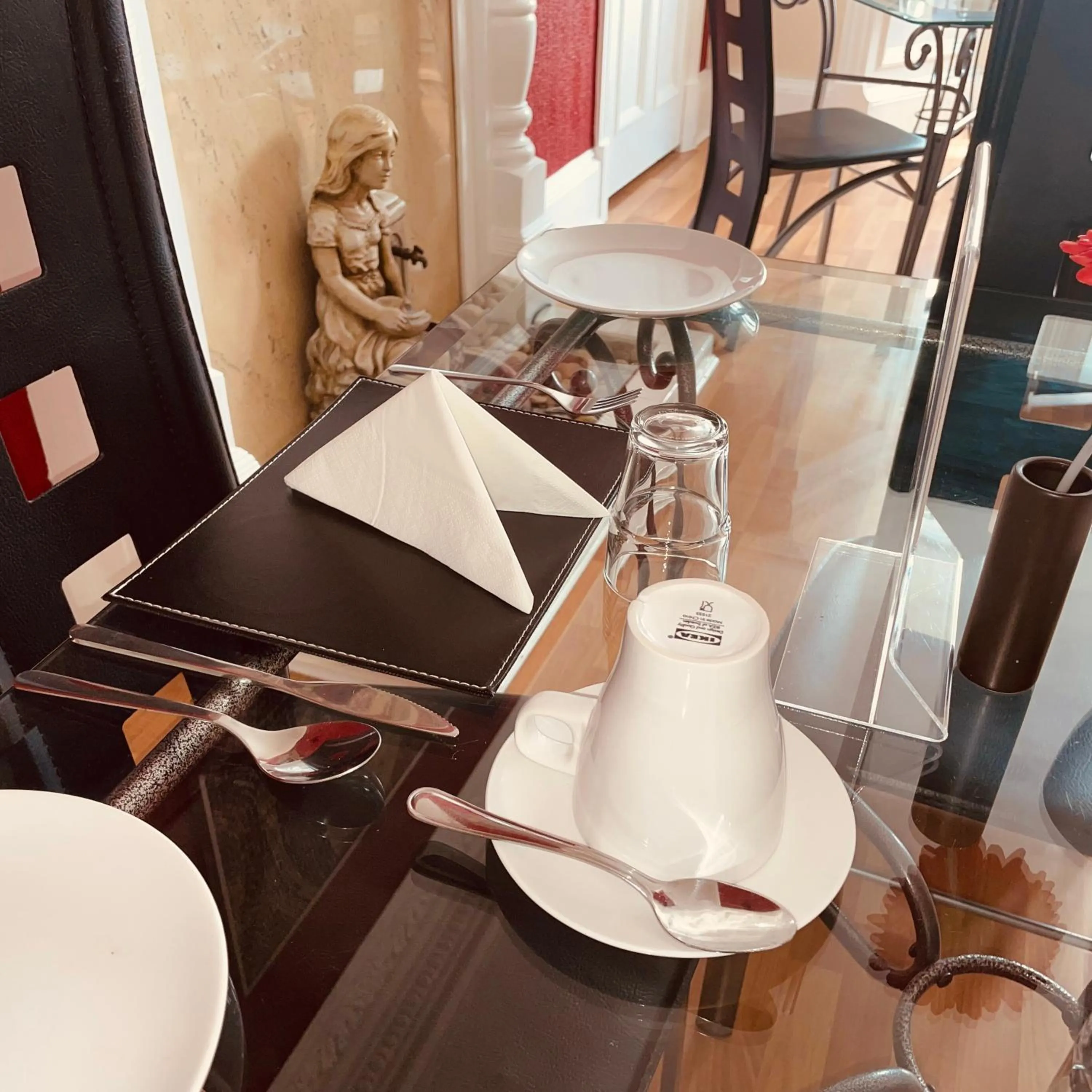 Restaurant/places to eat in Beechwood Ensuite Guest House