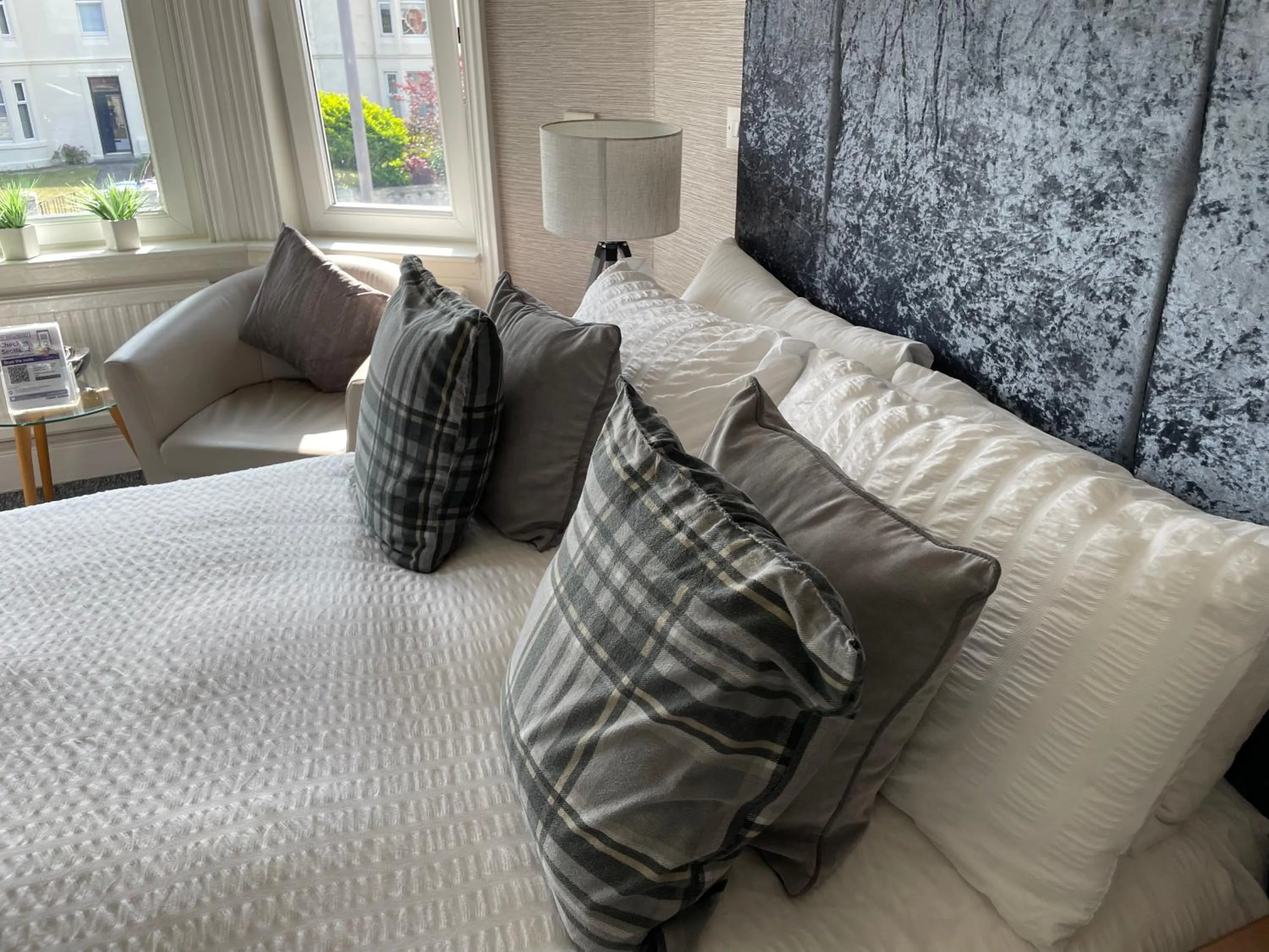 Bedroom, Bed in Beechwood Ensuite Guest House