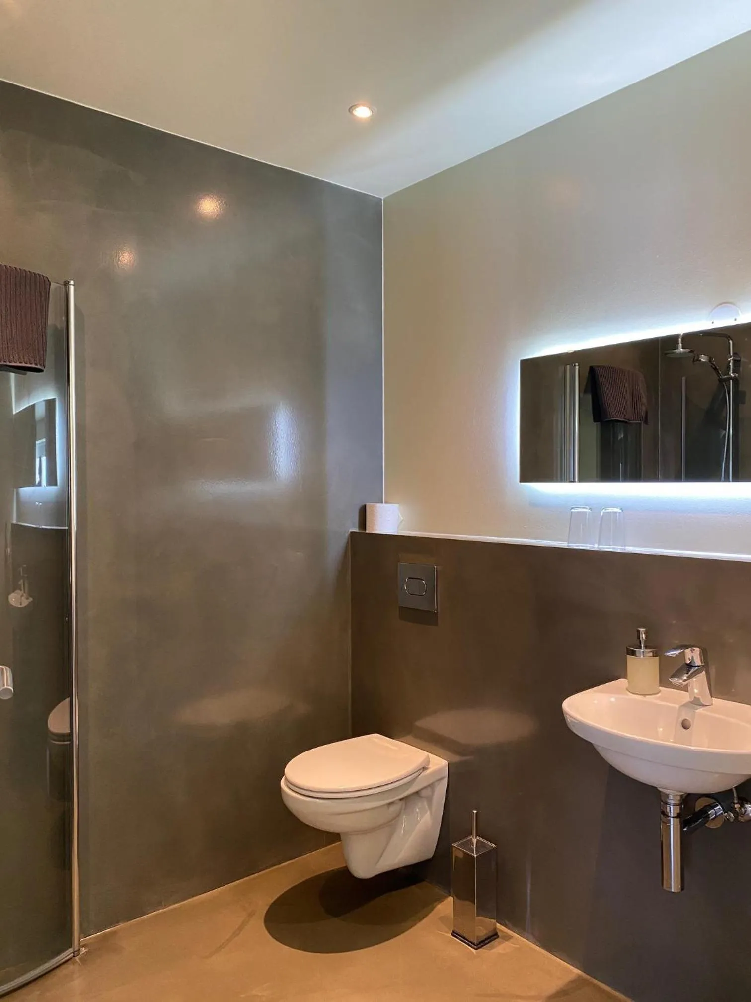 Bathroom in Fljótsbakki Hotel