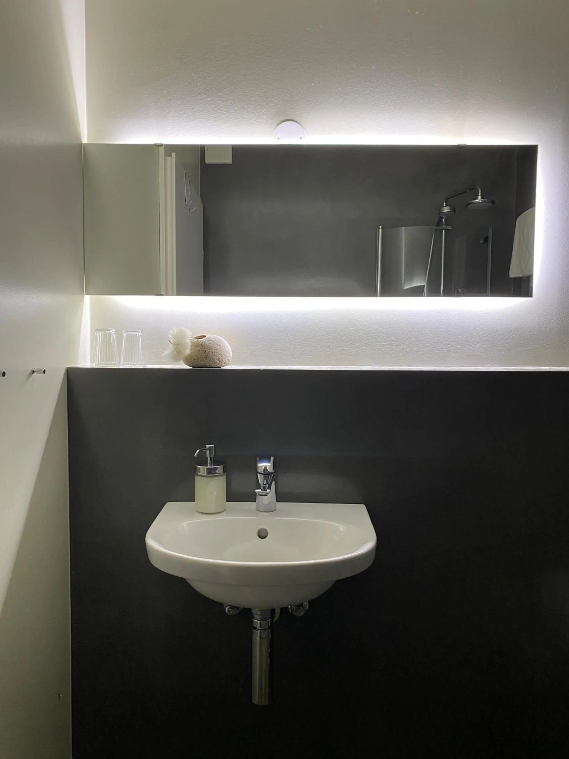 Bathroom in Fljótsbakki Hotel