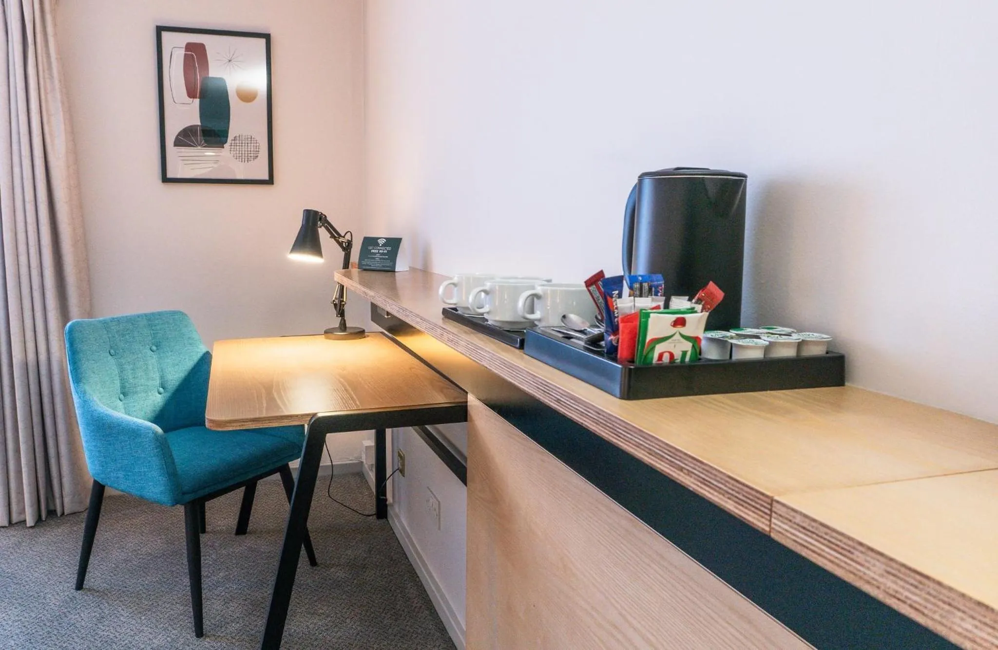 Bedroom in Holiday Inn Maidstone-Sevenoaks by IHG