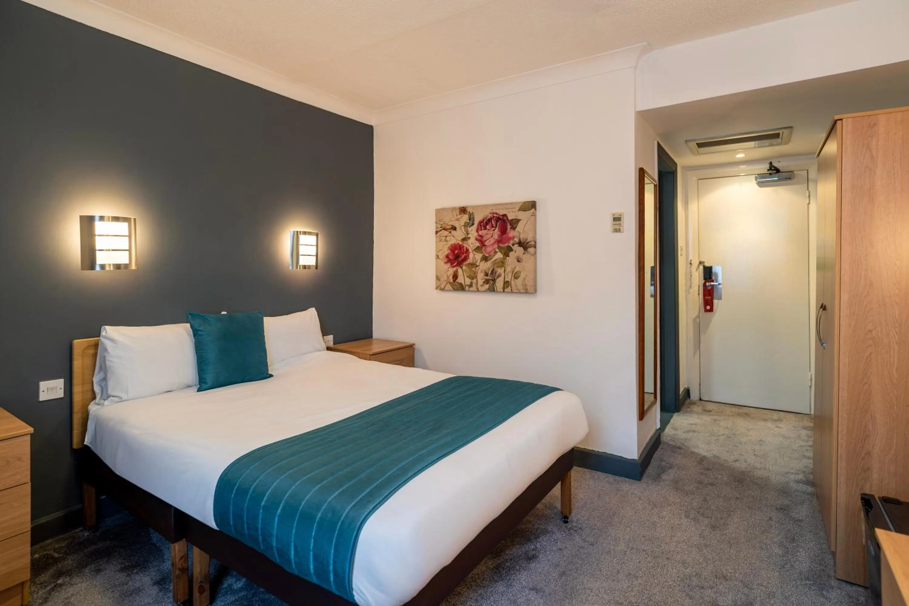 Bedroom, Bed in Britannia Hotel Bolton