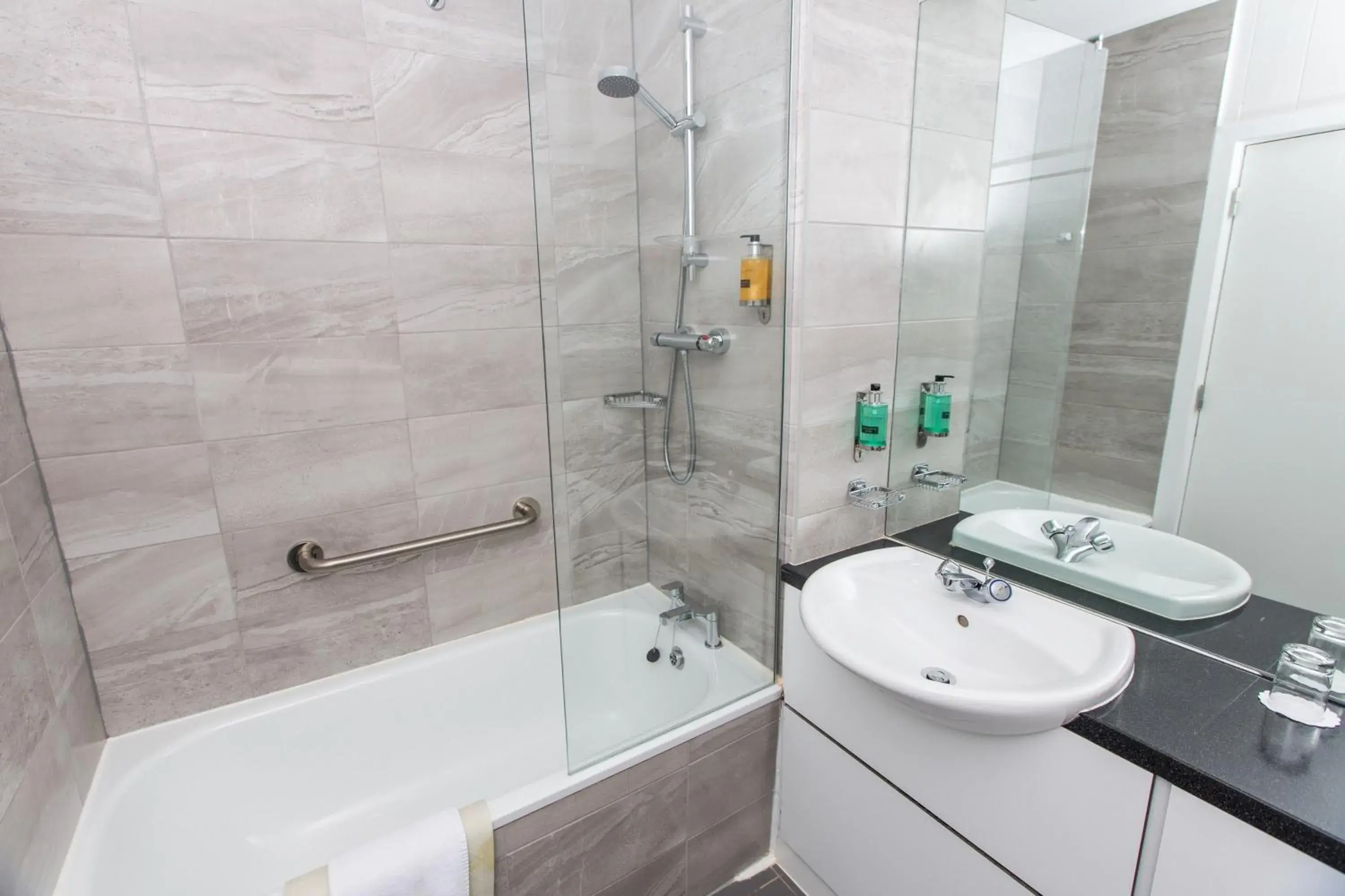 Shower, Bathroom in Metro Hotel Dublin Airport