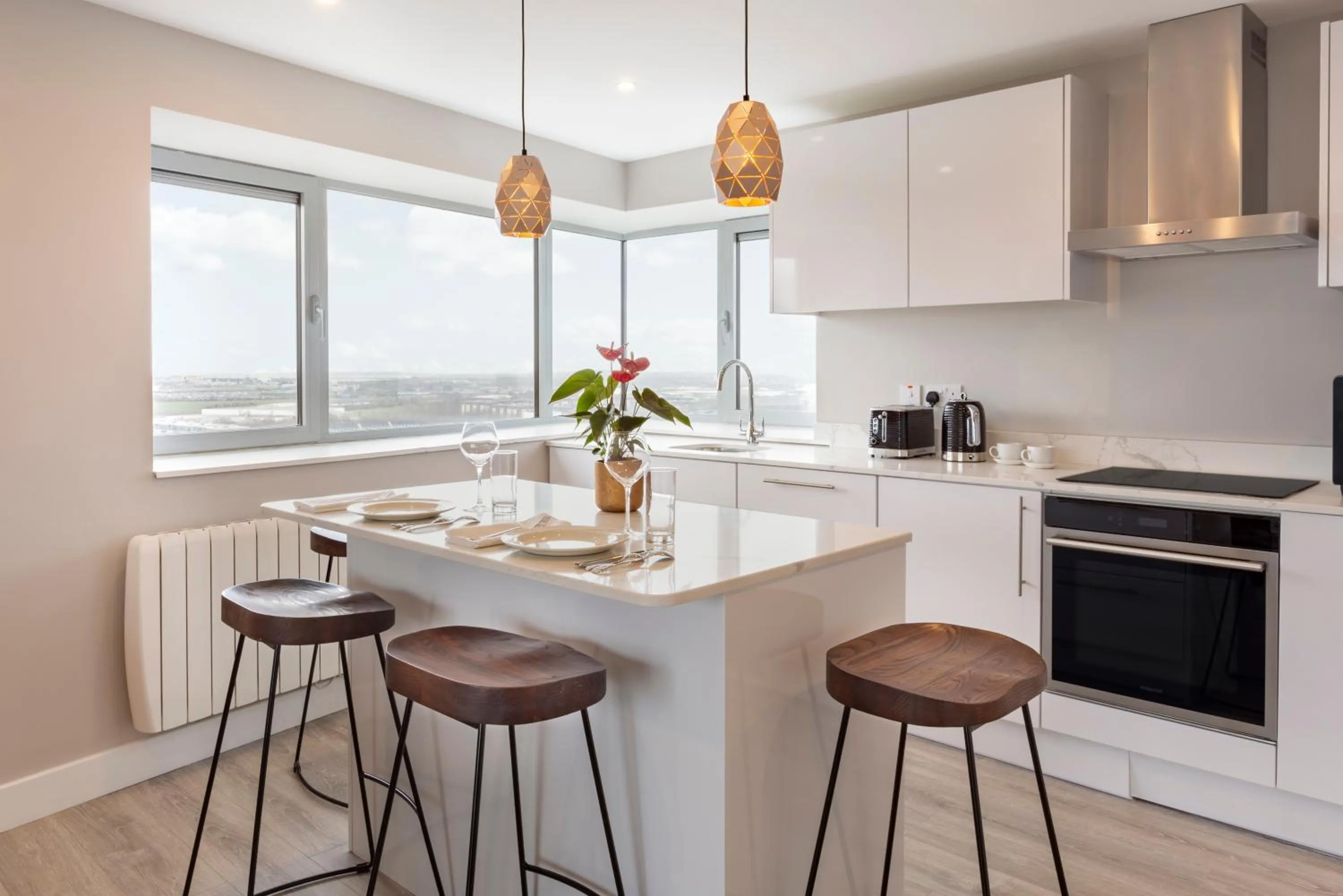 Kitchen or kitchenette in Metro Hotel Dublin Airport