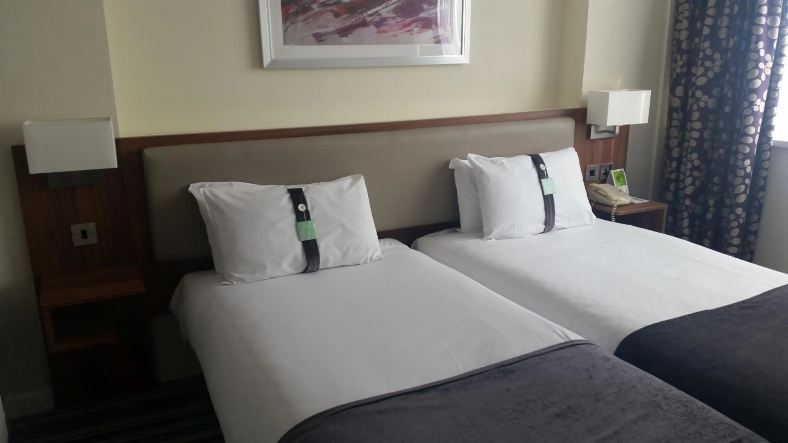 Bed in Holiday Inn Runcorn M56 Junction 12 by IHG
