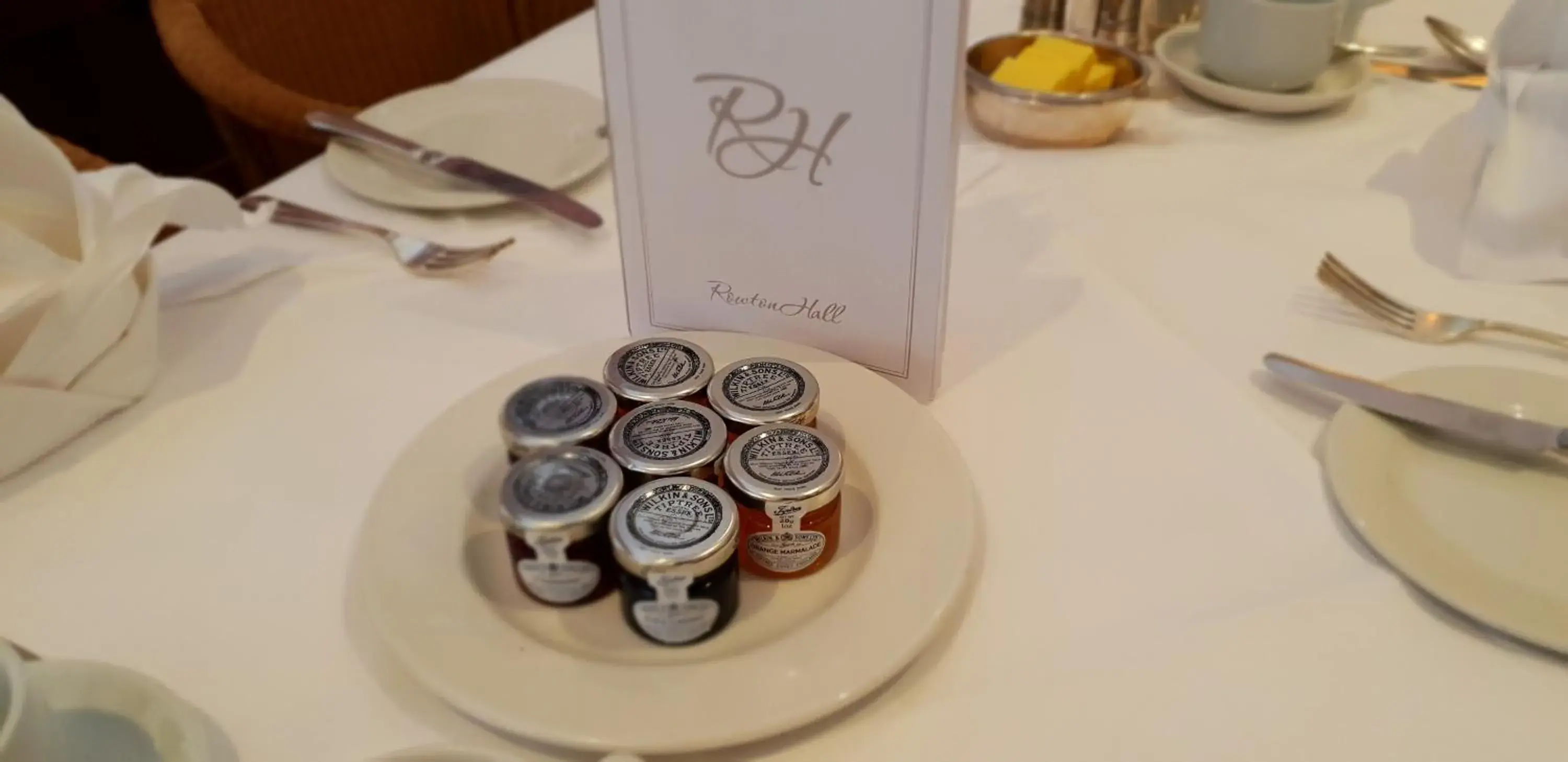 Food and drinks in Rowton Hall Hotel and Spa Food and drinks in Rowton Hall Hotel and Spa