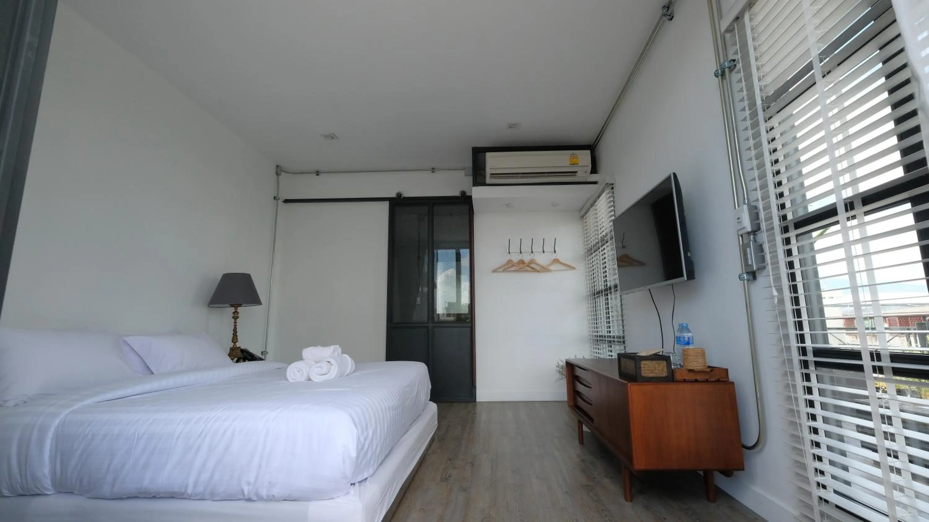 Bedroom, Bed in Iron32 Hotel