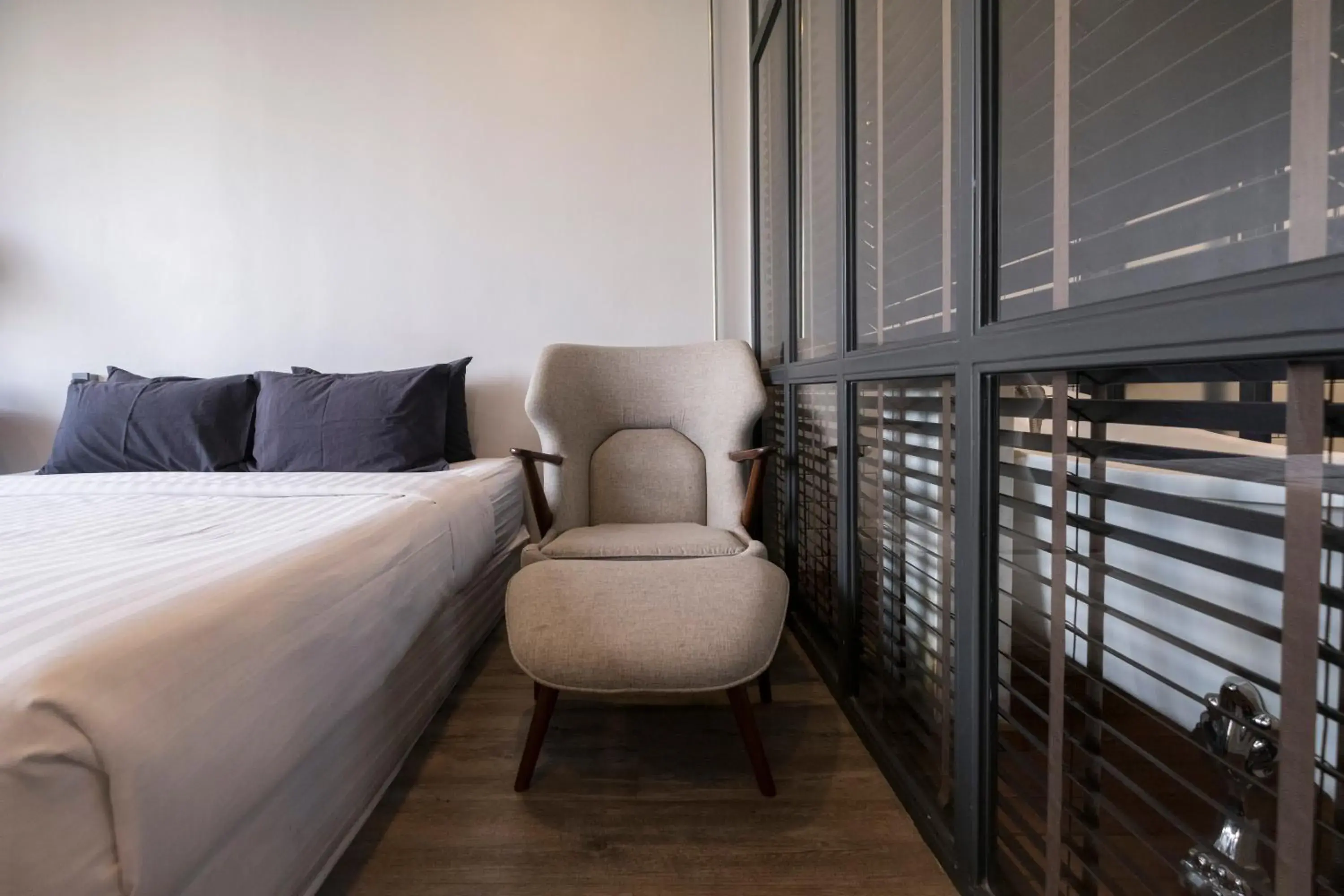 Photo of the whole room, Bed in Iron32 Hotel Photo of the whole room, Bed in Iron32 Hotel