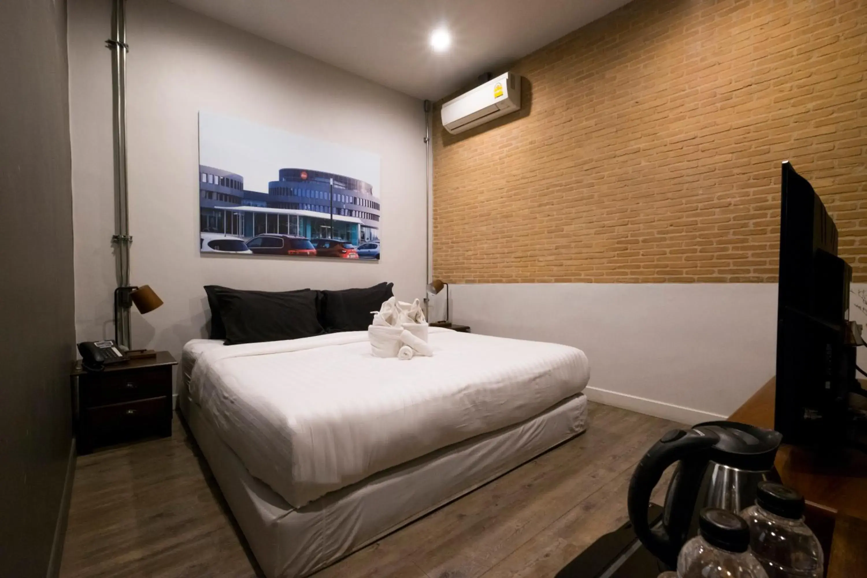 Bedroom, Bed in Iron32 Hotel Bedroom, Bed in Iron32 Hotel