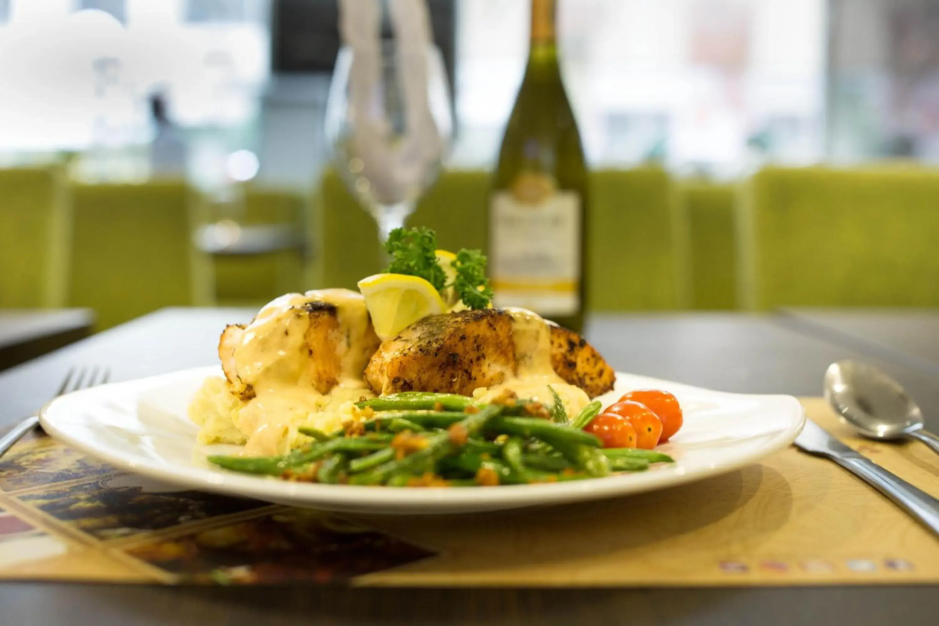 Restaurant/places to eat in Valero Grand Suites by Swiss-Belhotel Restaurant/places to eat in Valero Grand Suites by Swiss-Belhotel