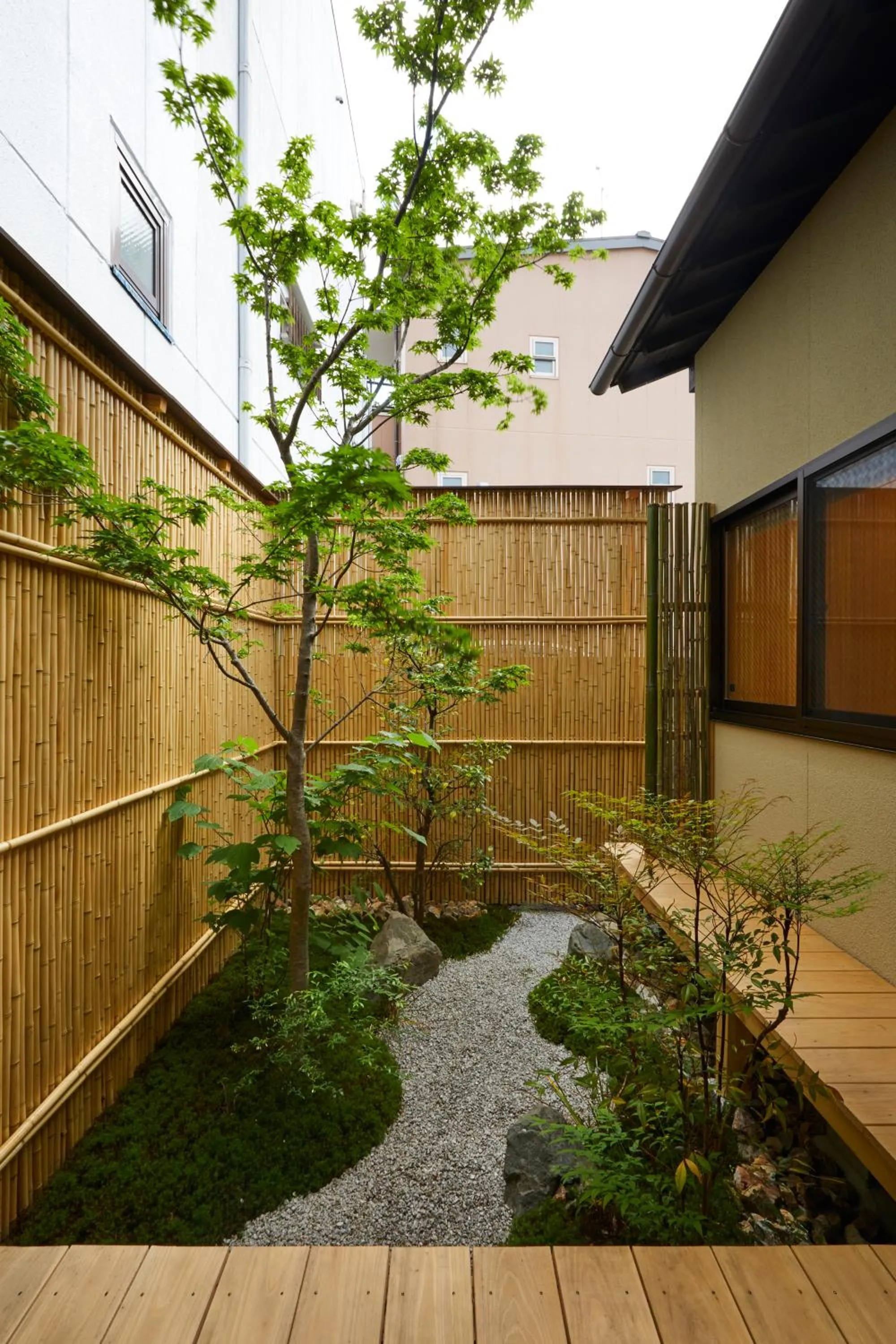 Garden in Rinn Fushimiinari