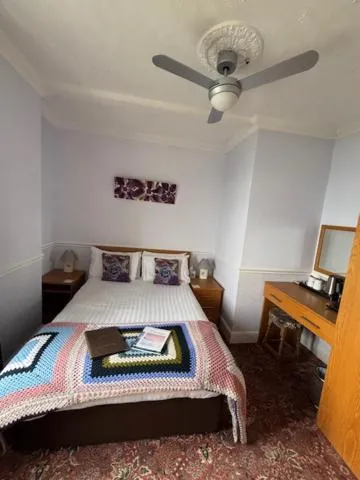 Bedroom, Bed in The Clifton