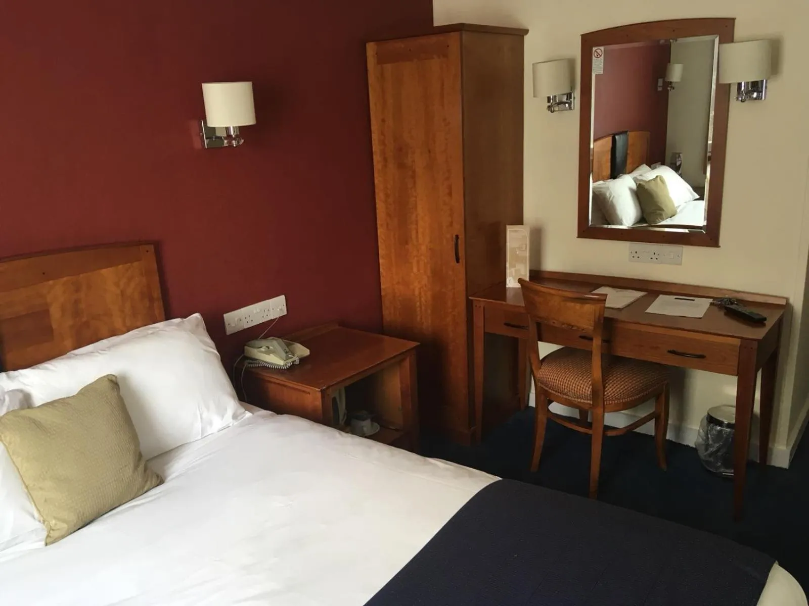 Bed in Red Lion Hotel