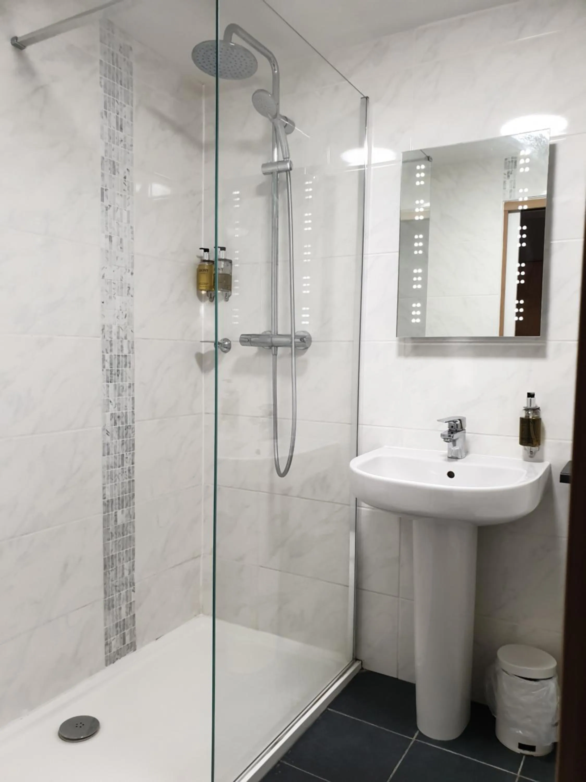 Bathroom in Red Lion Hotel