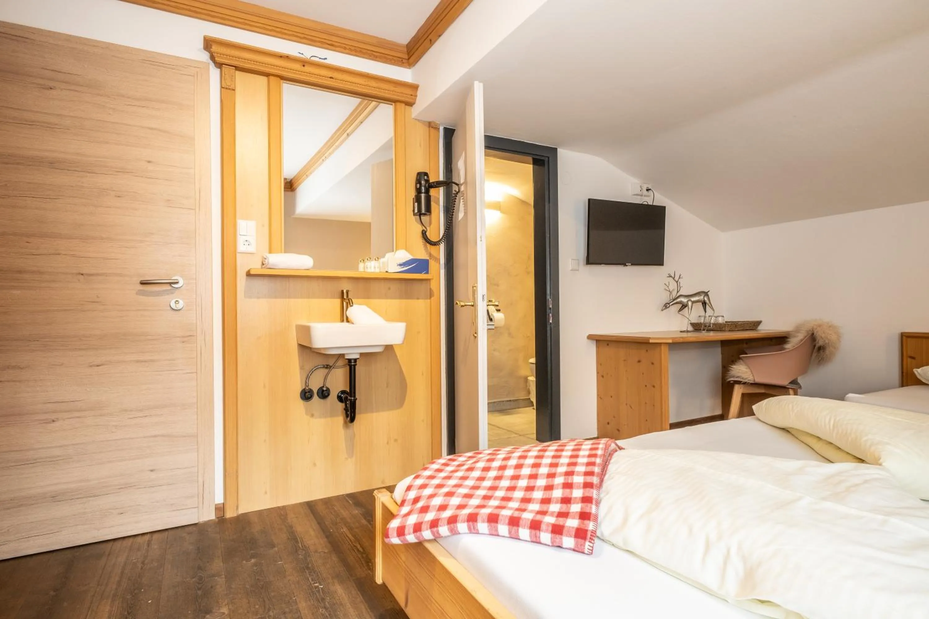 Mara's Little Boutique Sleepover - Budget Holiday Home