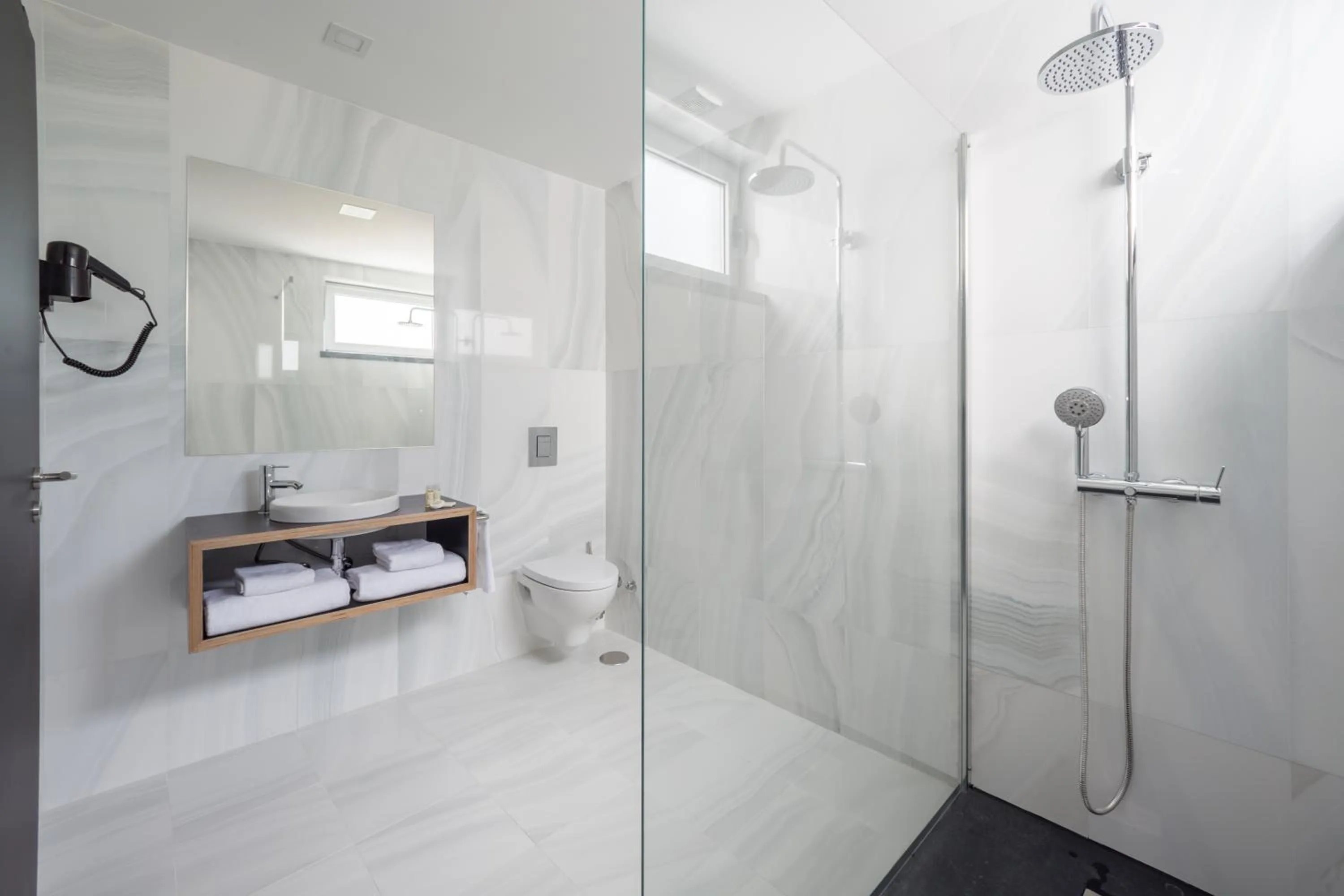 Shower in Hotel Santa Isabel