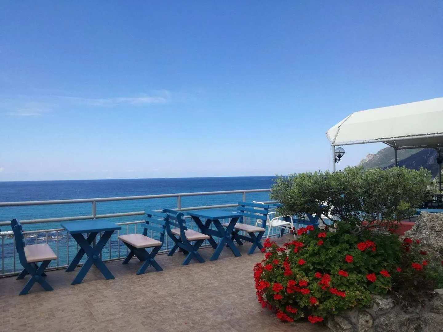 Sea view in Madalenas B&B