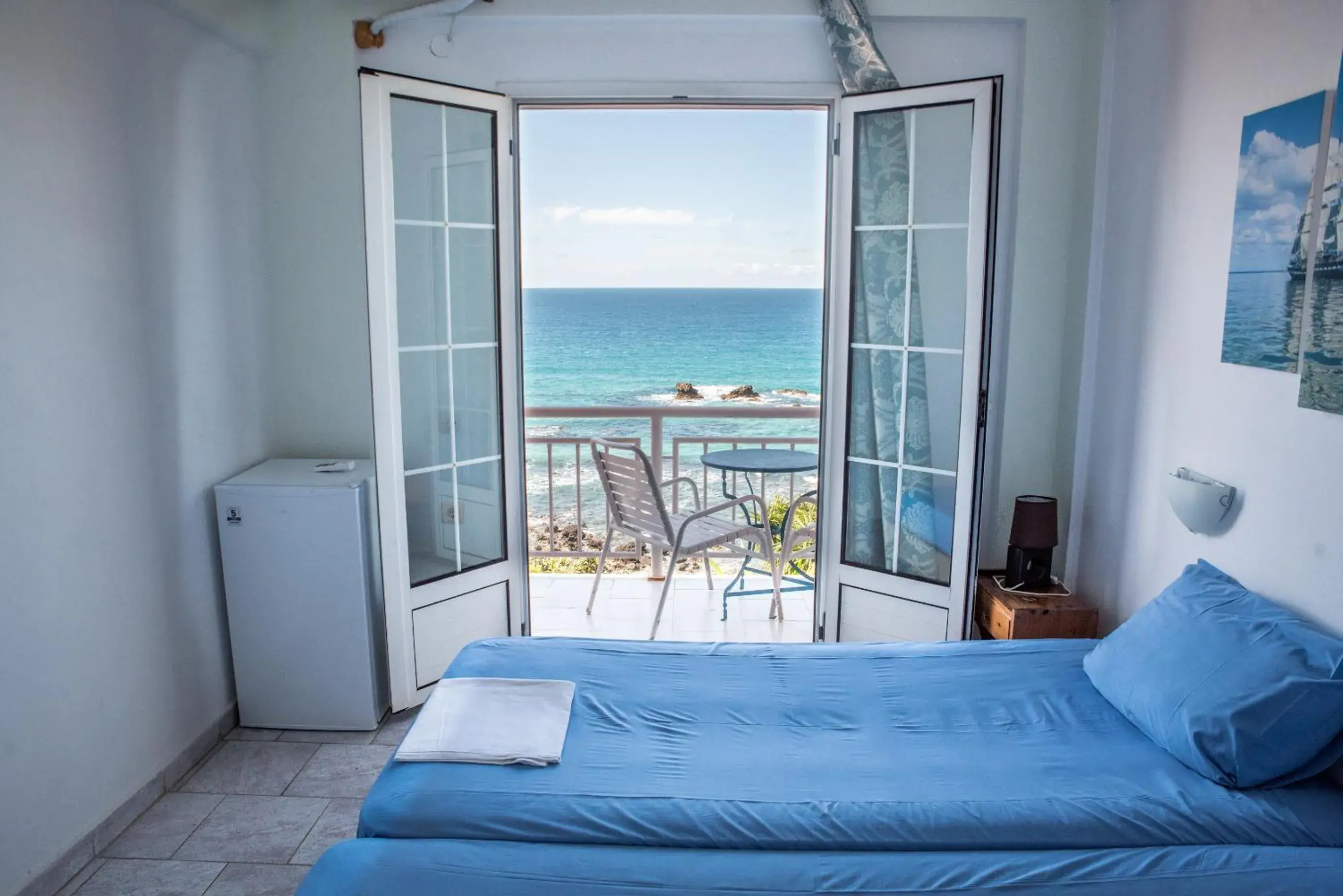 Deluxe Double or Twin Room with Sea View in Madalenas B&B Deluxe Double or Twin Room with Sea View in Madalenas B&B