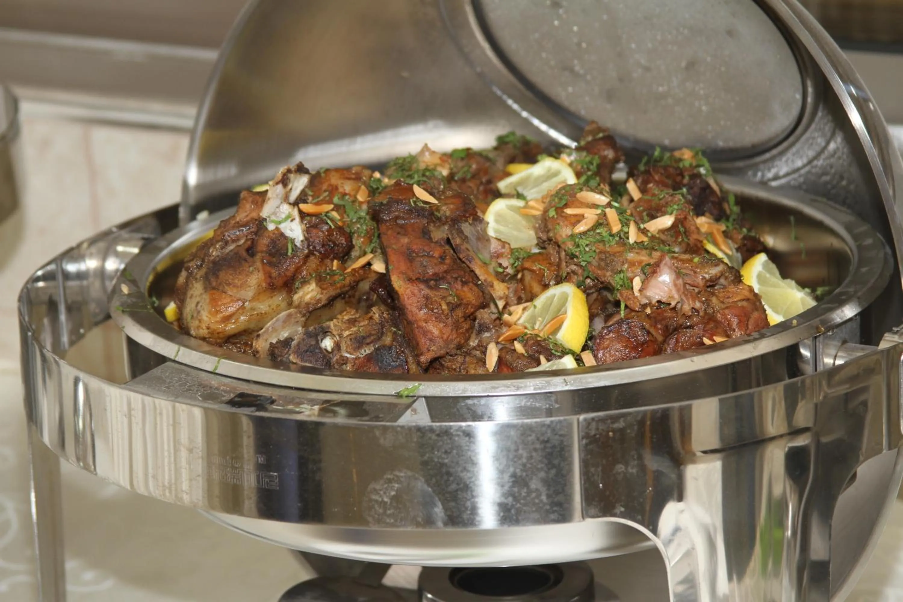 Restaurant/places to eat in Aljamal Hotel