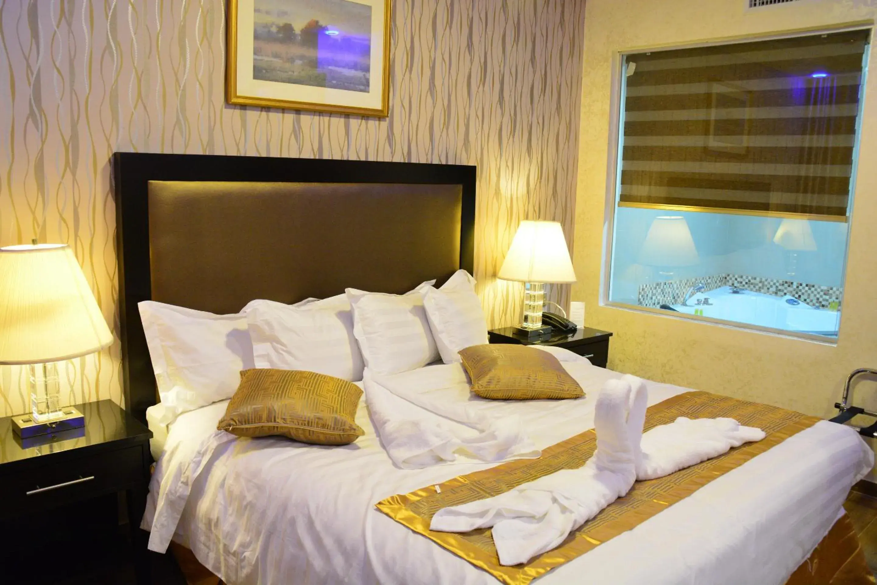 Bedroom, Bed in Aljamal Hotel