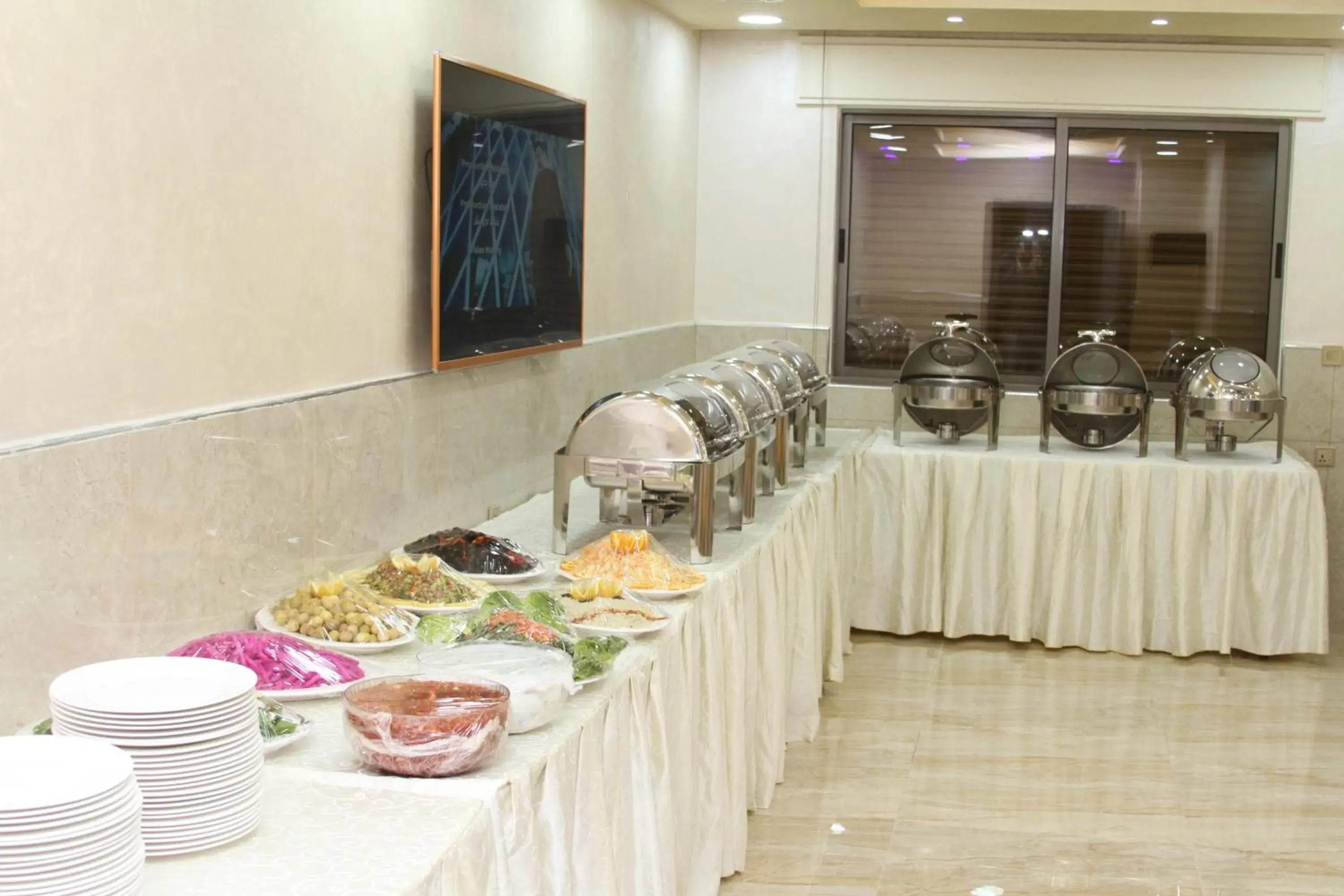 Restaurant/places to eat, Food in Aljamal Hotel