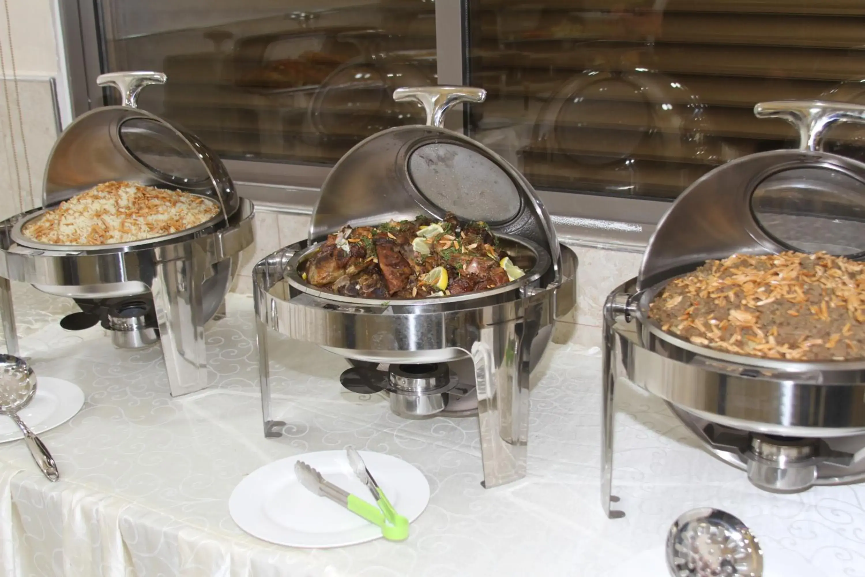 Restaurant/places to eat in Aljamal Hotel