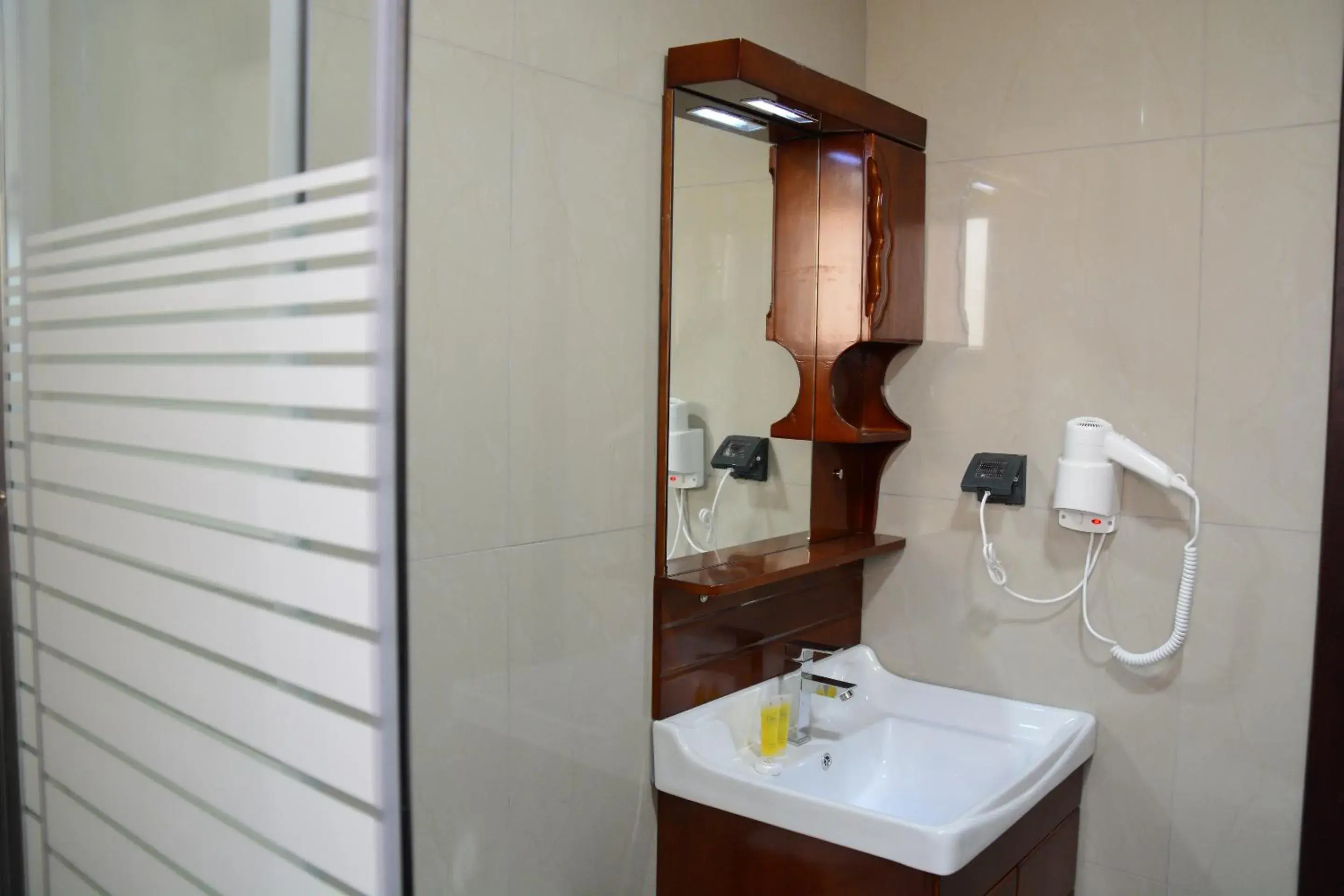 Bathroom in Aljamal Hotel