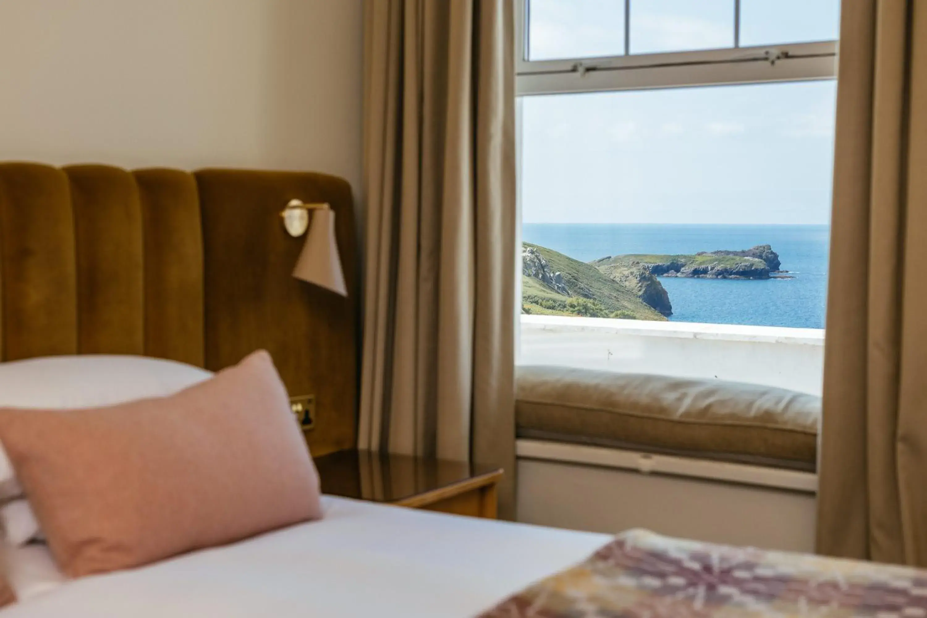 Sea View Double Room - single occupancy in Polurrian on the Lizard Sea View Double Room - single occupancy in Polurrian on the Lizard