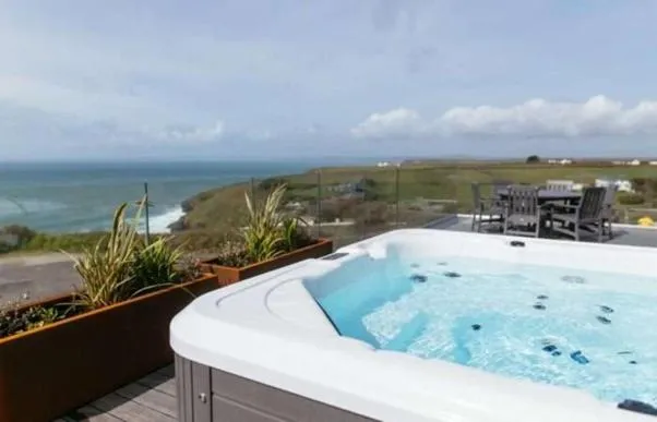 Hot Tub in Polurrian on the Lizard