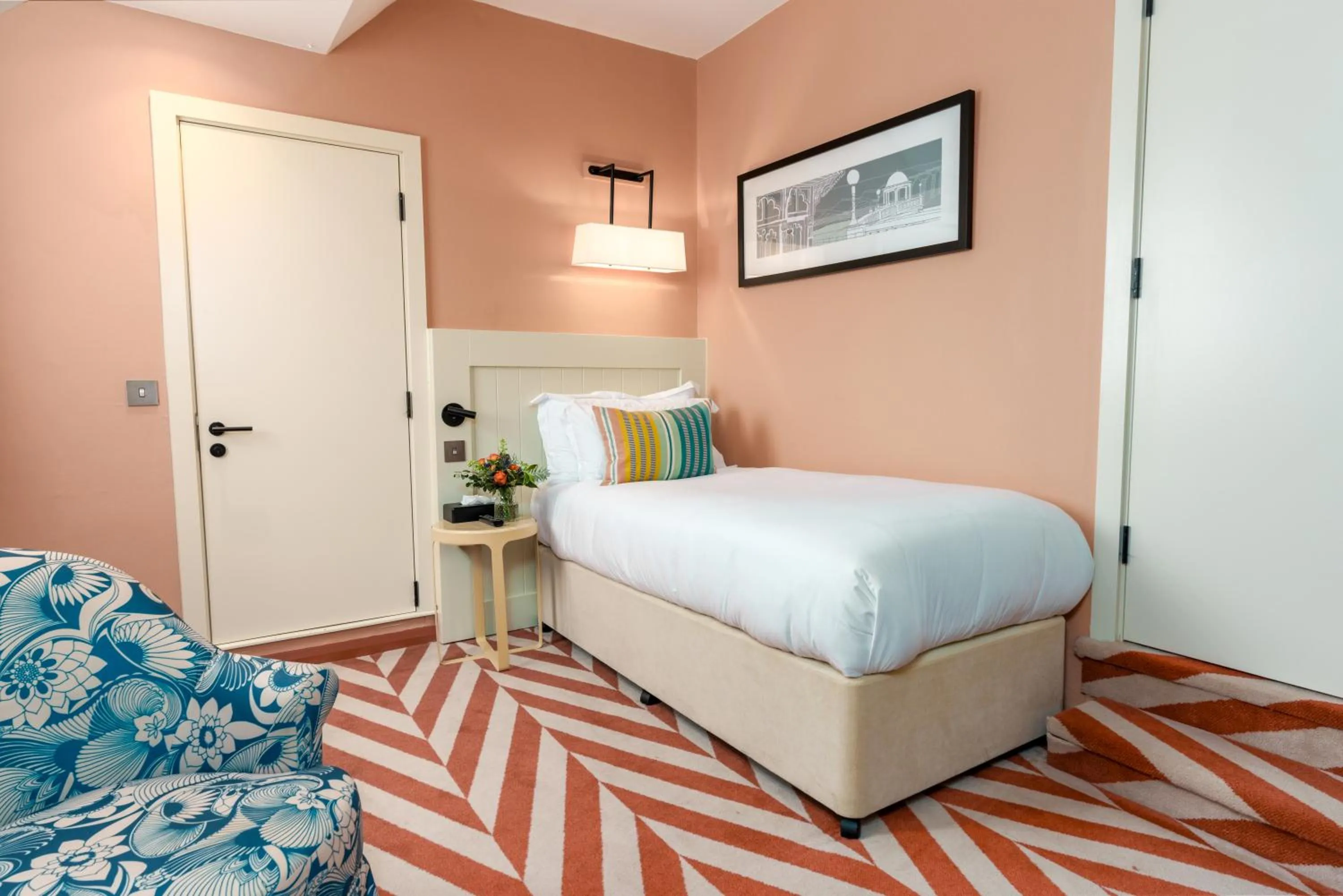 Bedroom, Bed in The Relais Cooden Beach and Spa