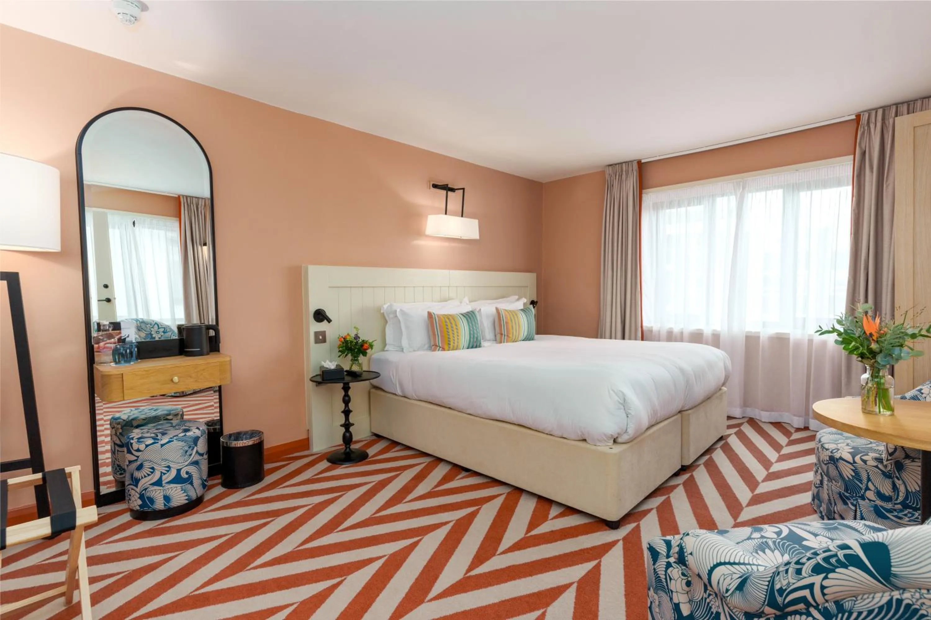 Bedroom, Bed in The Relais Cooden Beach and Spa