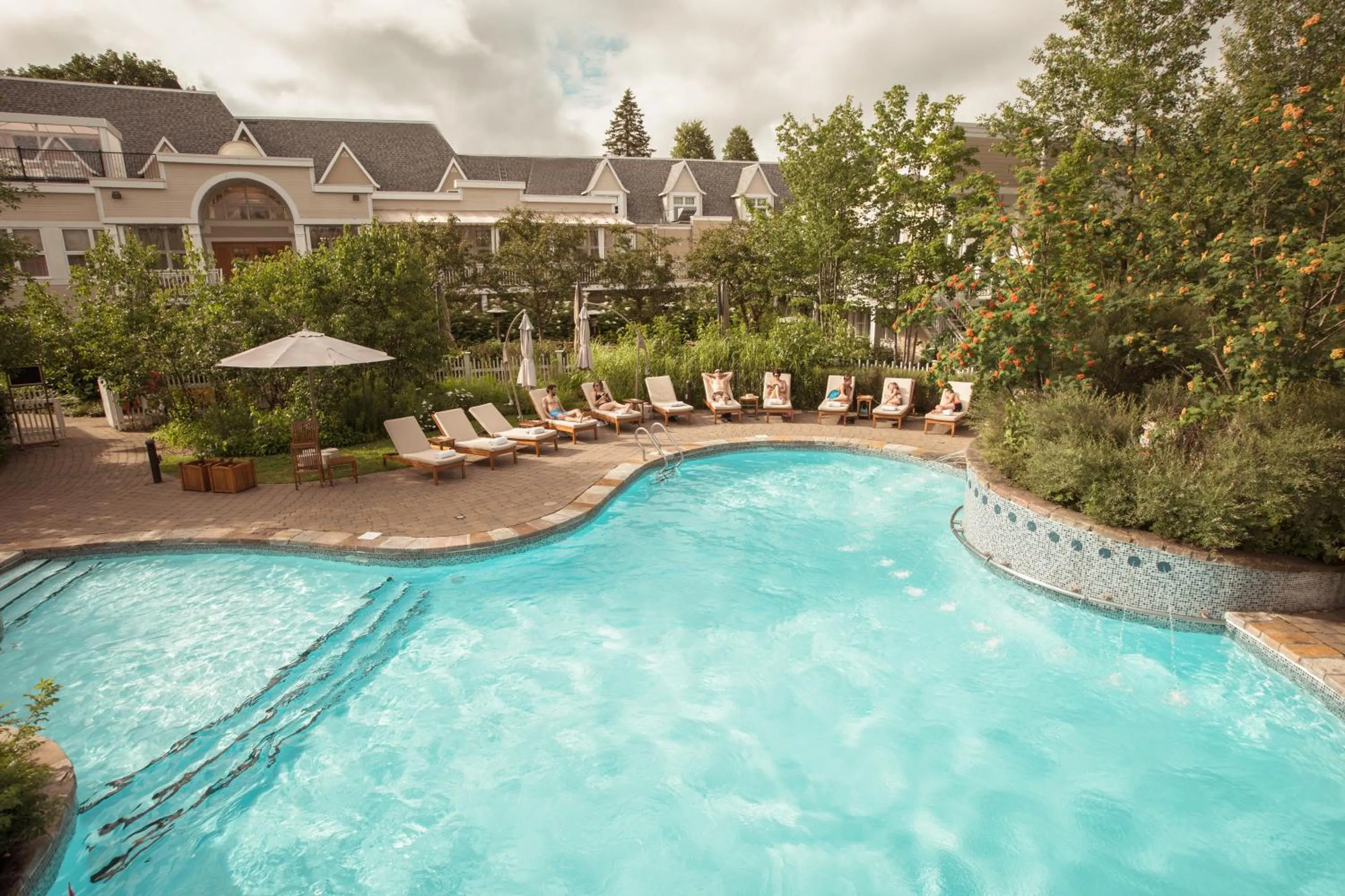 Swimming pool in Hôtel Le Bonne Entente