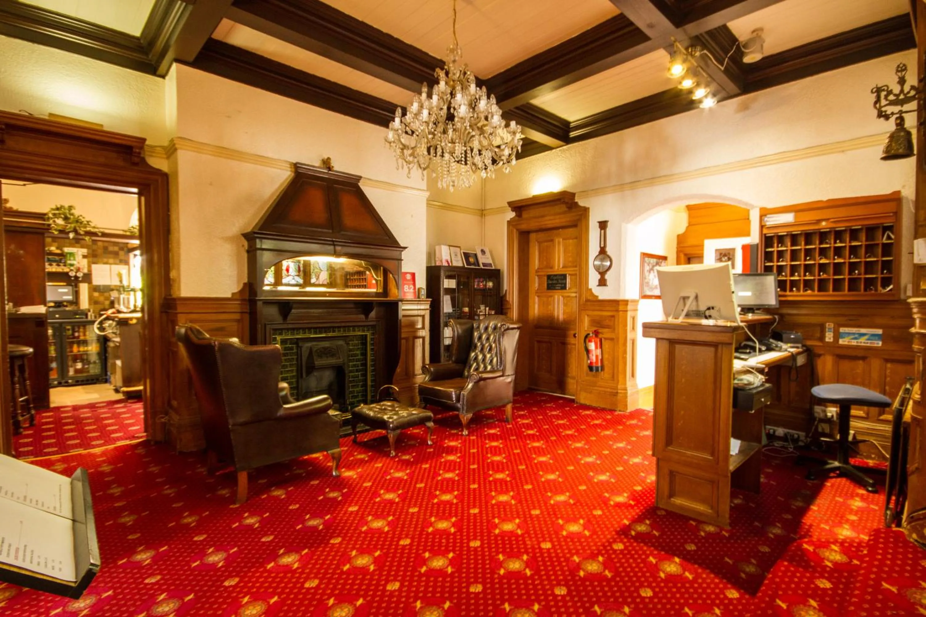 Lobby or reception in NormanHurst Hotel