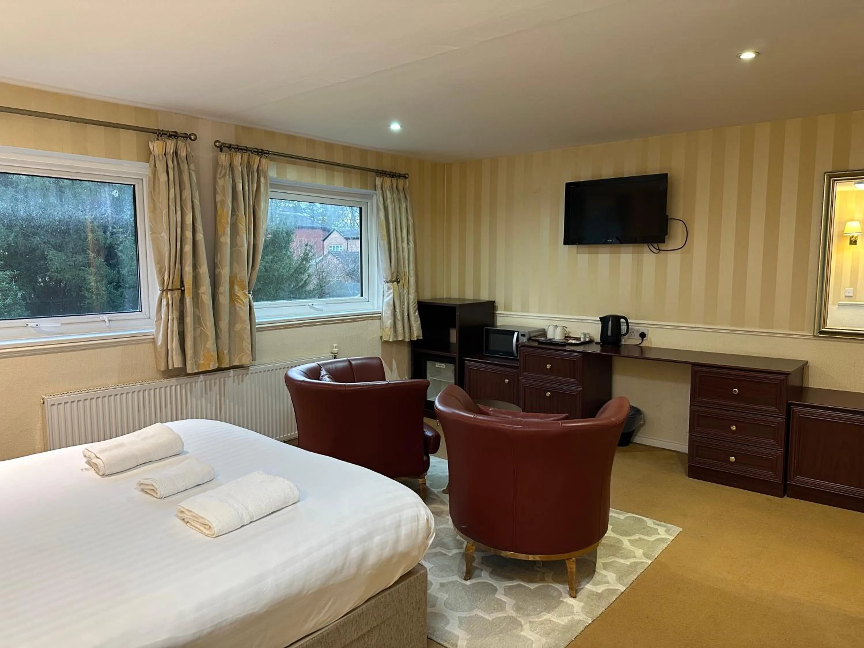 Bed in NormanHurst Hotel