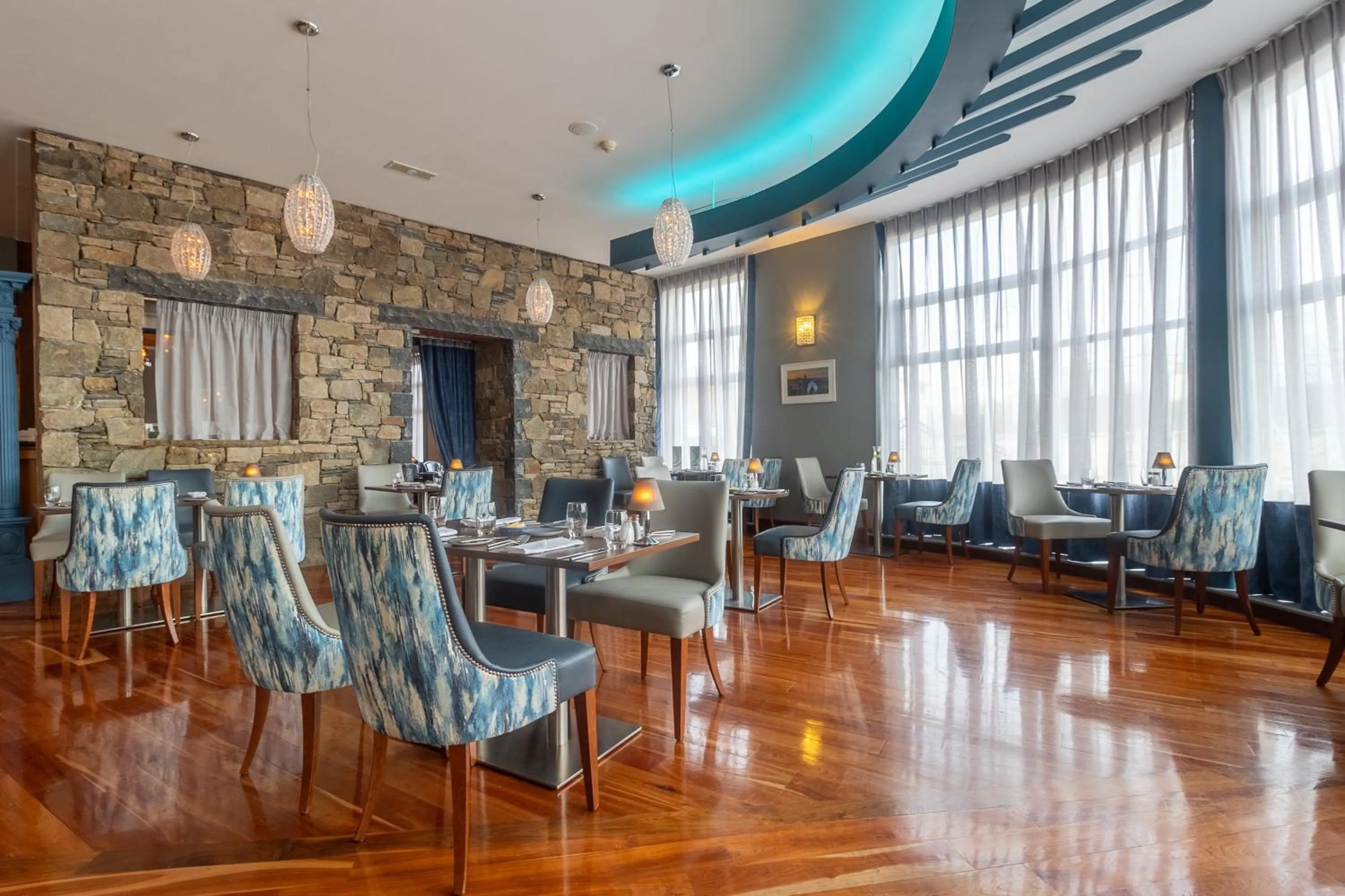 Restaurant/places to eat in Carrigaline Court Hotel & Leisure Centre