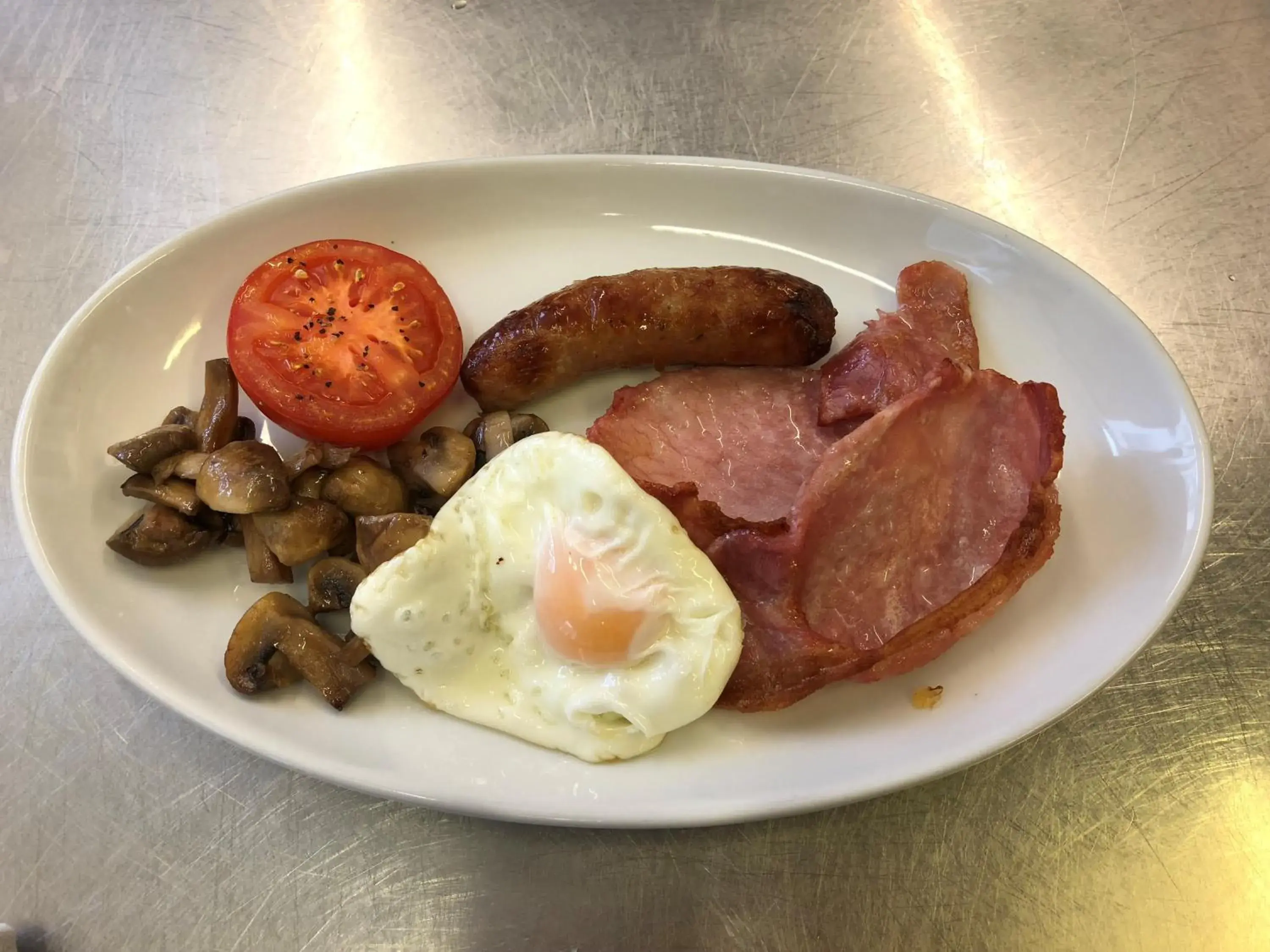 English/Irish breakfast, Food in Yarn Market Hotel