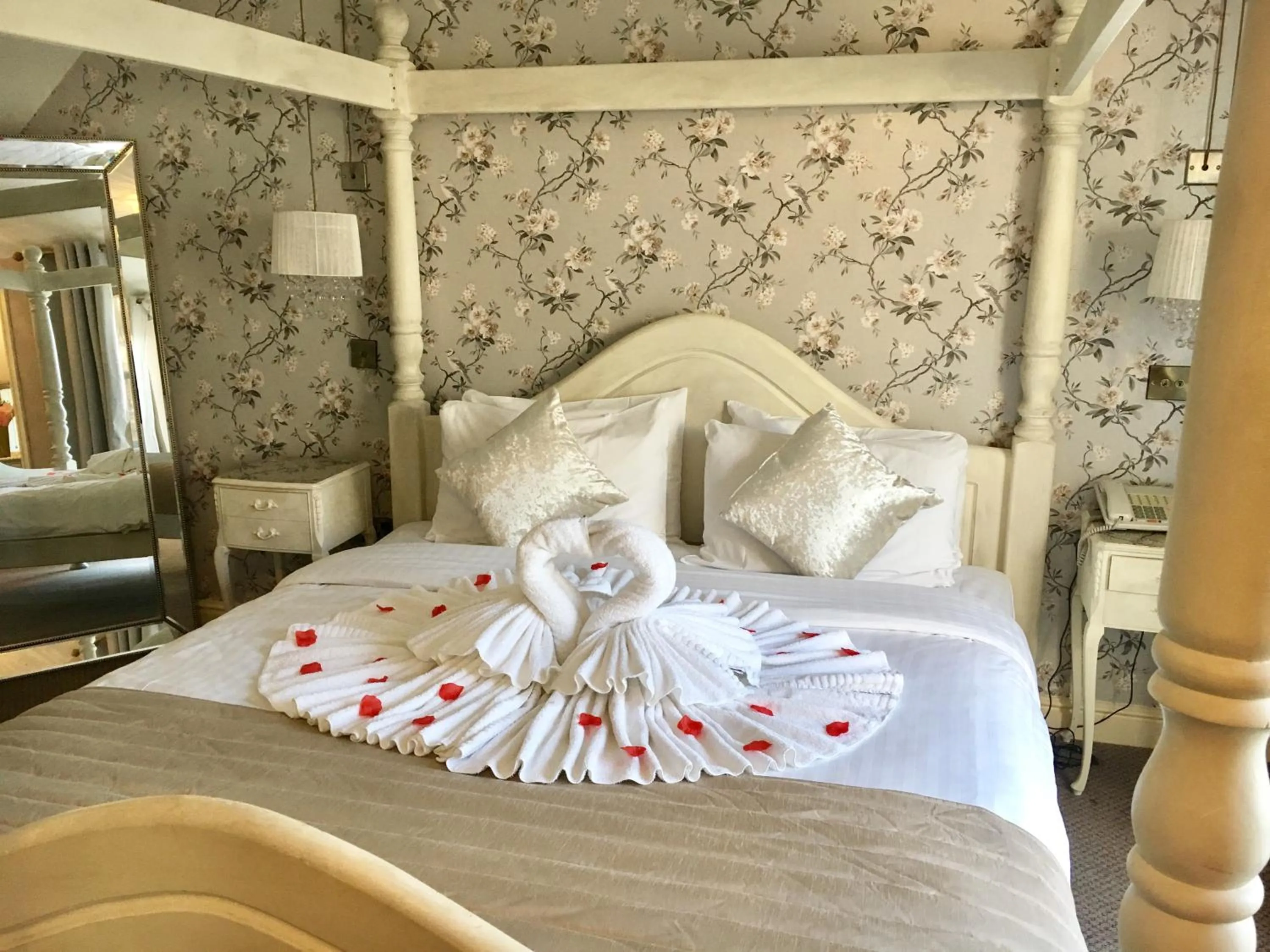 Bed in Normanton Park Hotel, Sure Hotel Collection by Best Western