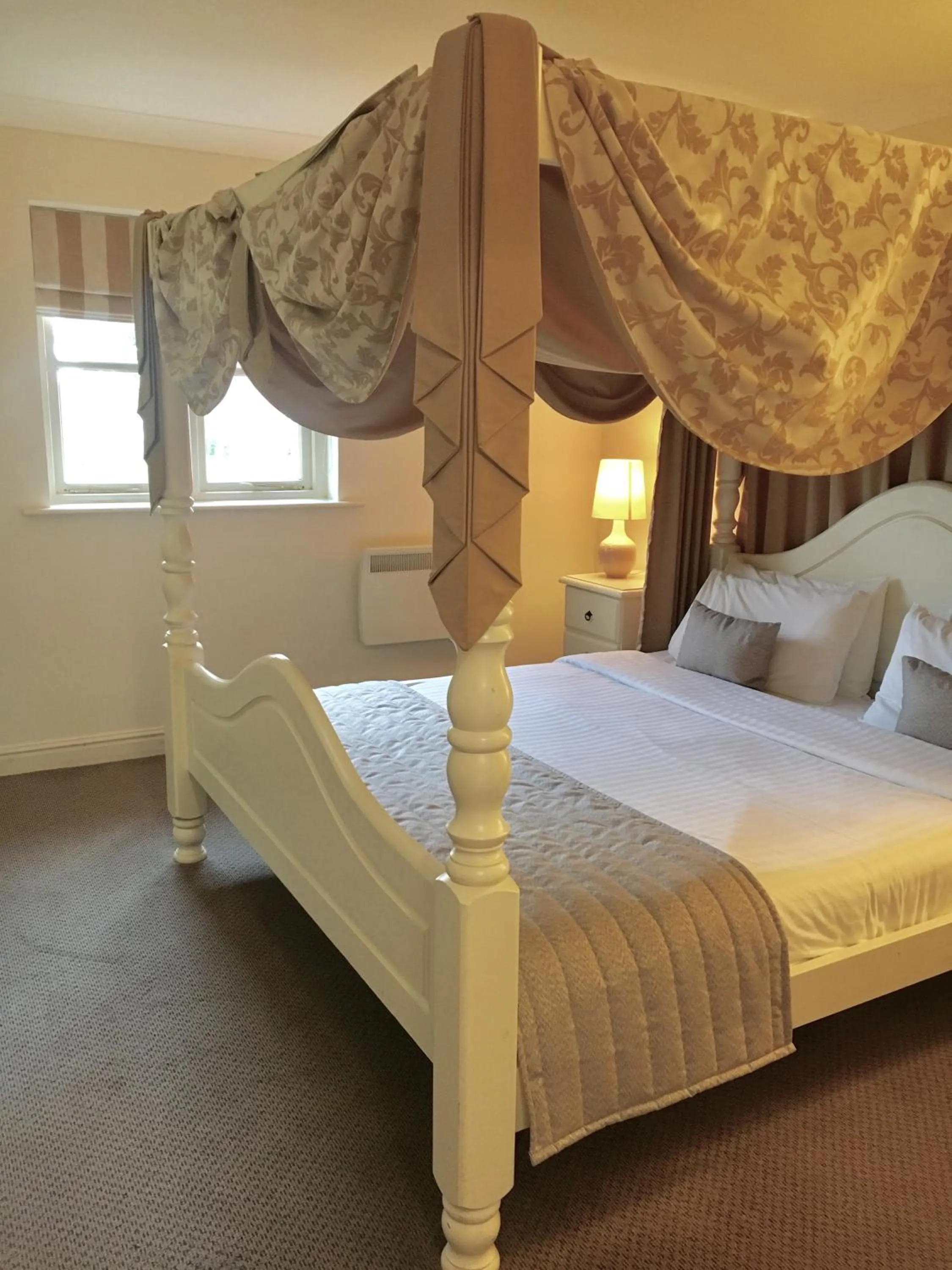 Bed in Normanton Park Hotel, Sure Hotel Collection by Best Western