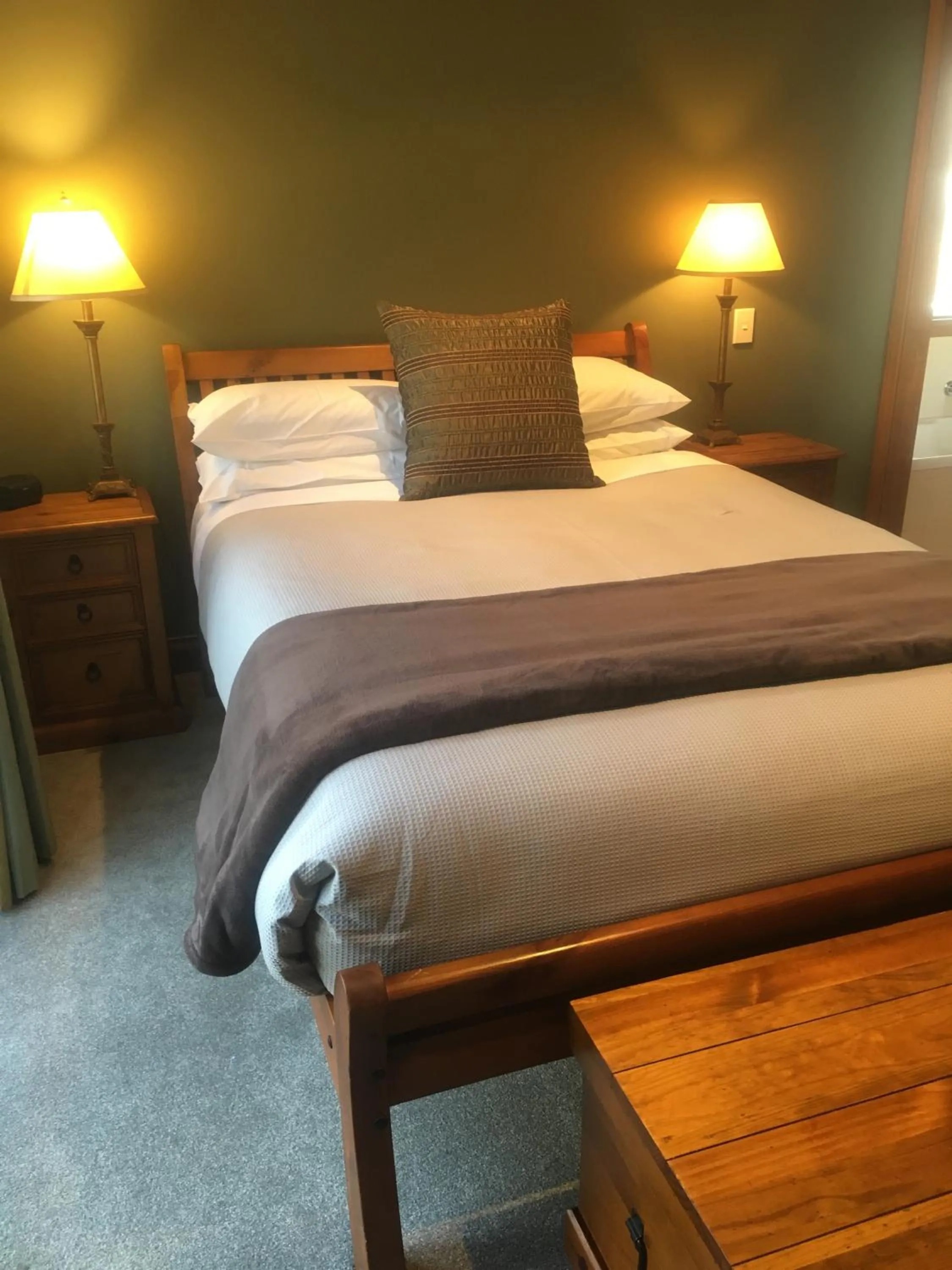 Bedroom, Bed in Lansdown Peaks Apartments