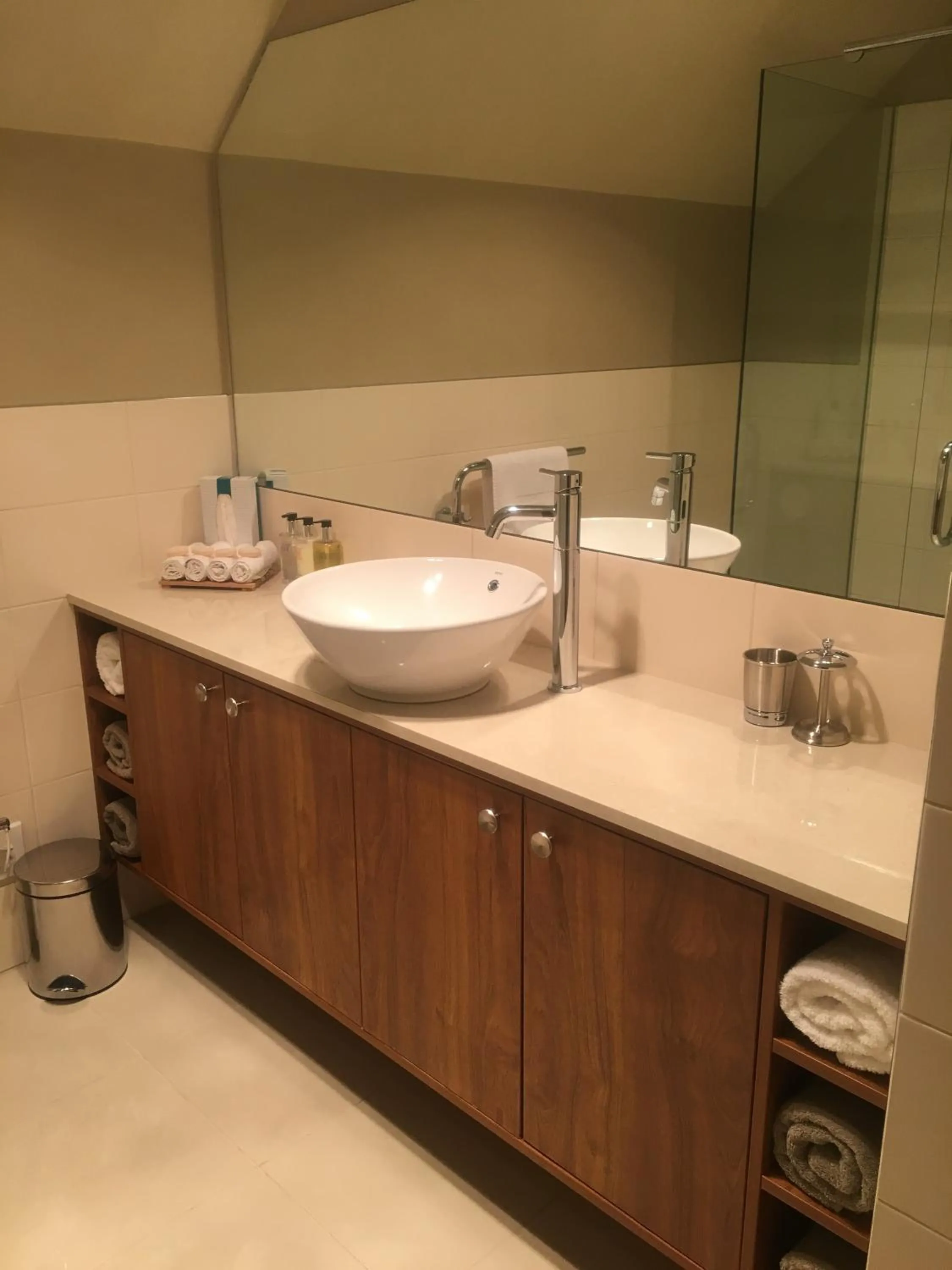 Bathroom in Lansdown Peaks Apartments