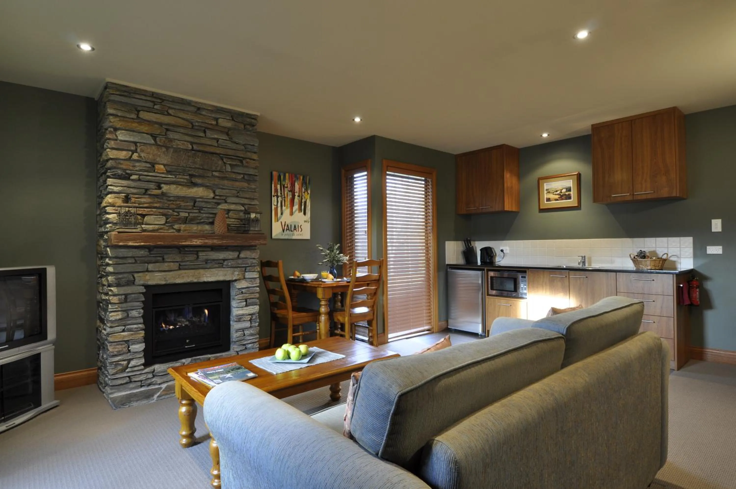 Coffee/tea facilities in Lansdown Peaks Apartments