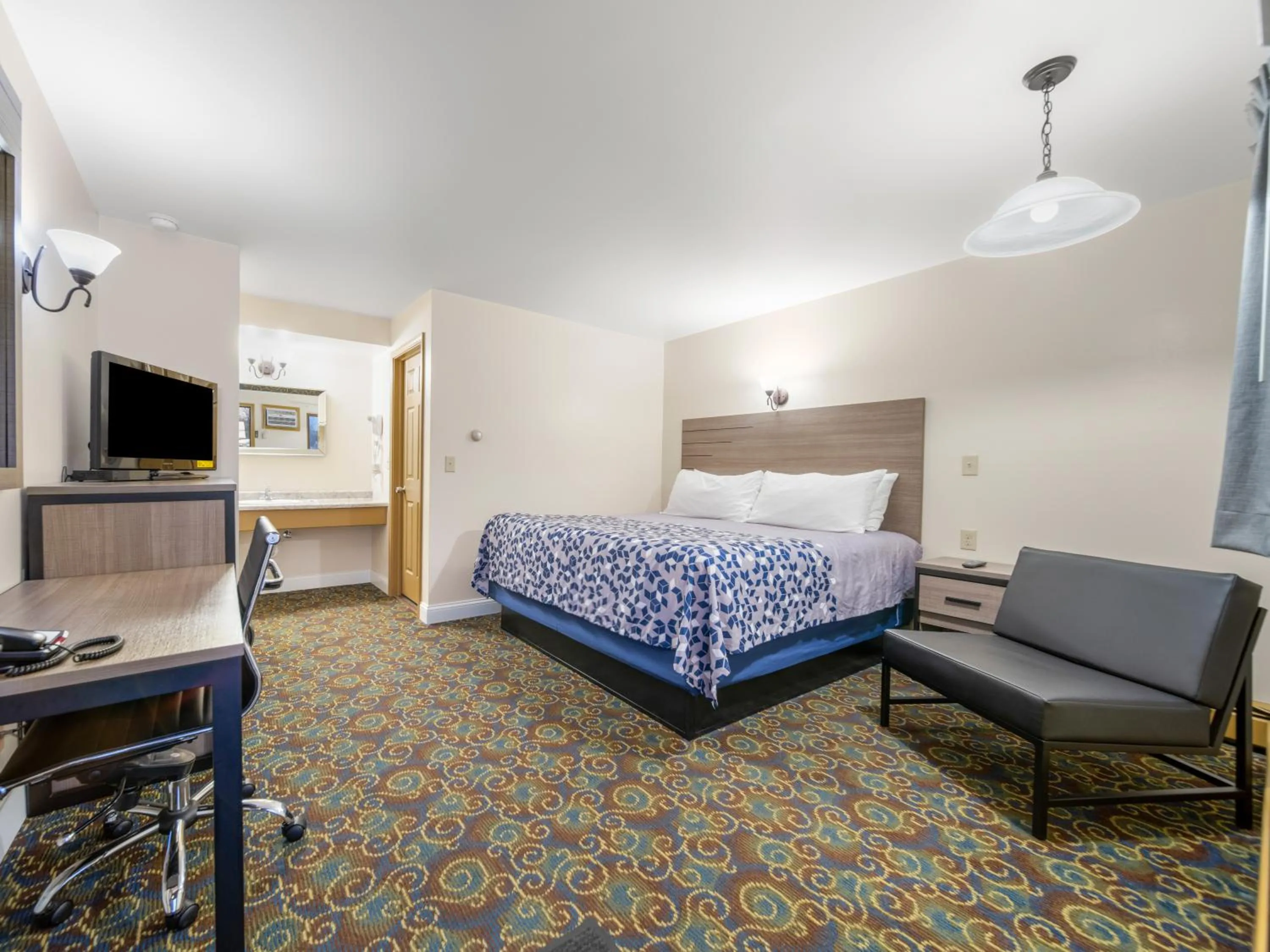 Bedroom, Bed in Kingsway Inn