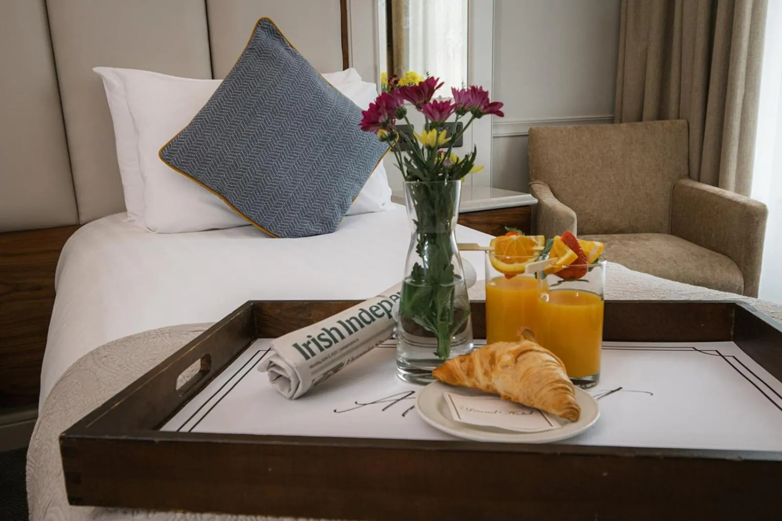 Bedroom, Bed in Grand Hotel Tralee