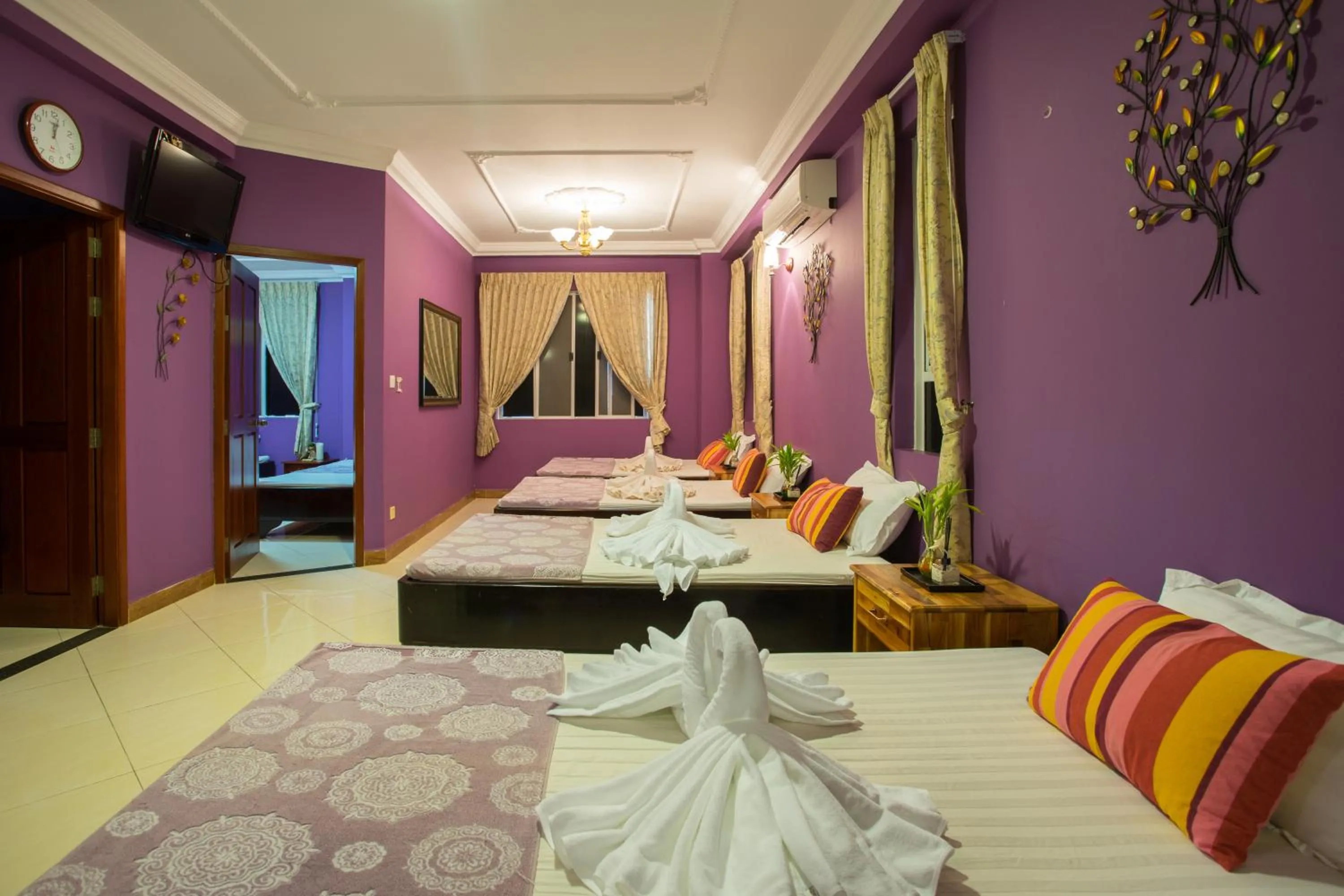 Massage, Bed in MekongView 1 CondoTel