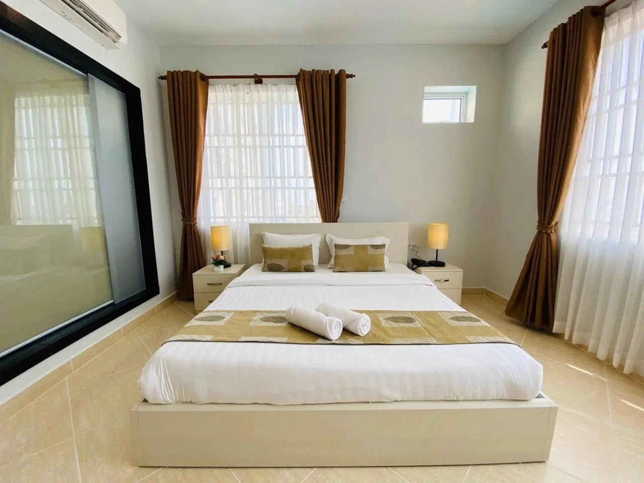 Bedroom, Bed in MekongView 1 CondoTel