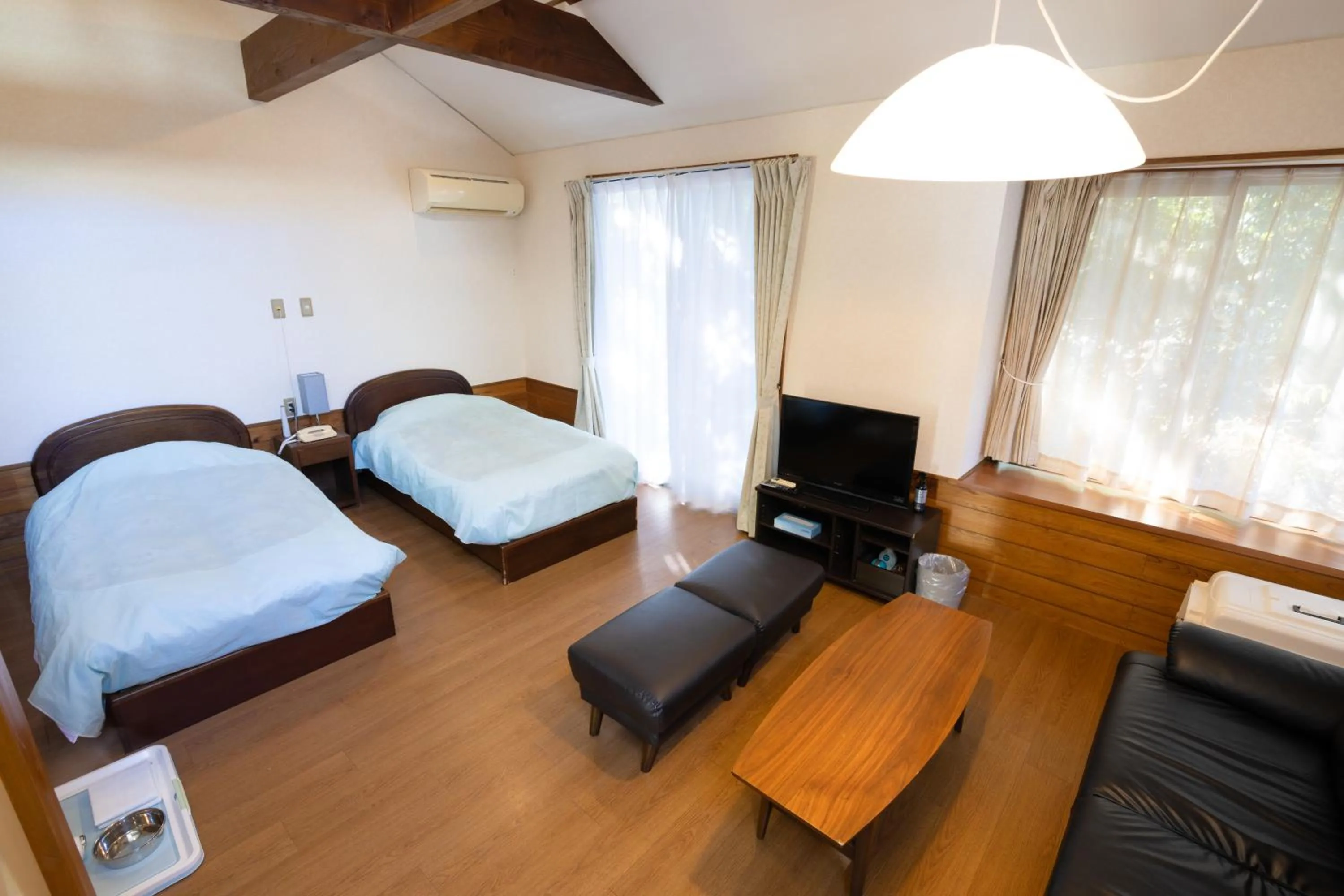 Photo of the whole room, Bed in Le Nessa Akazawa