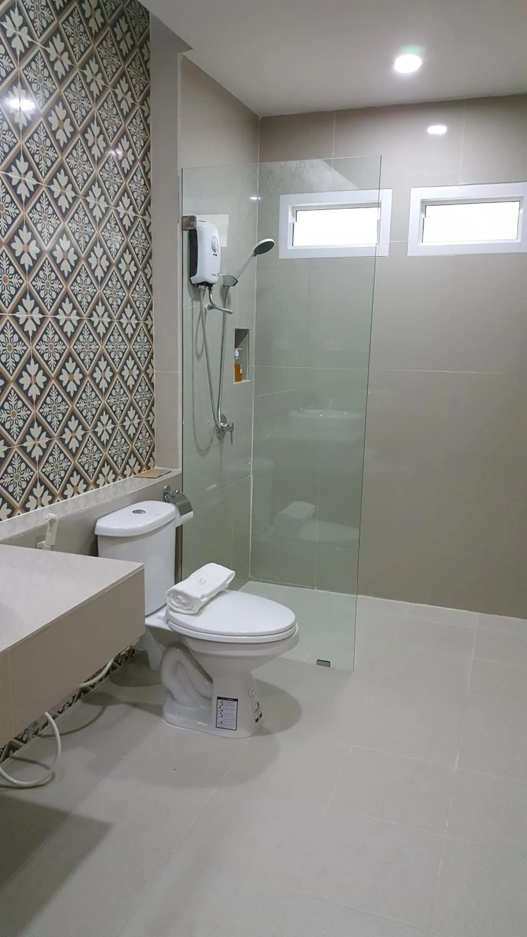 Shower in Narinfah Resort