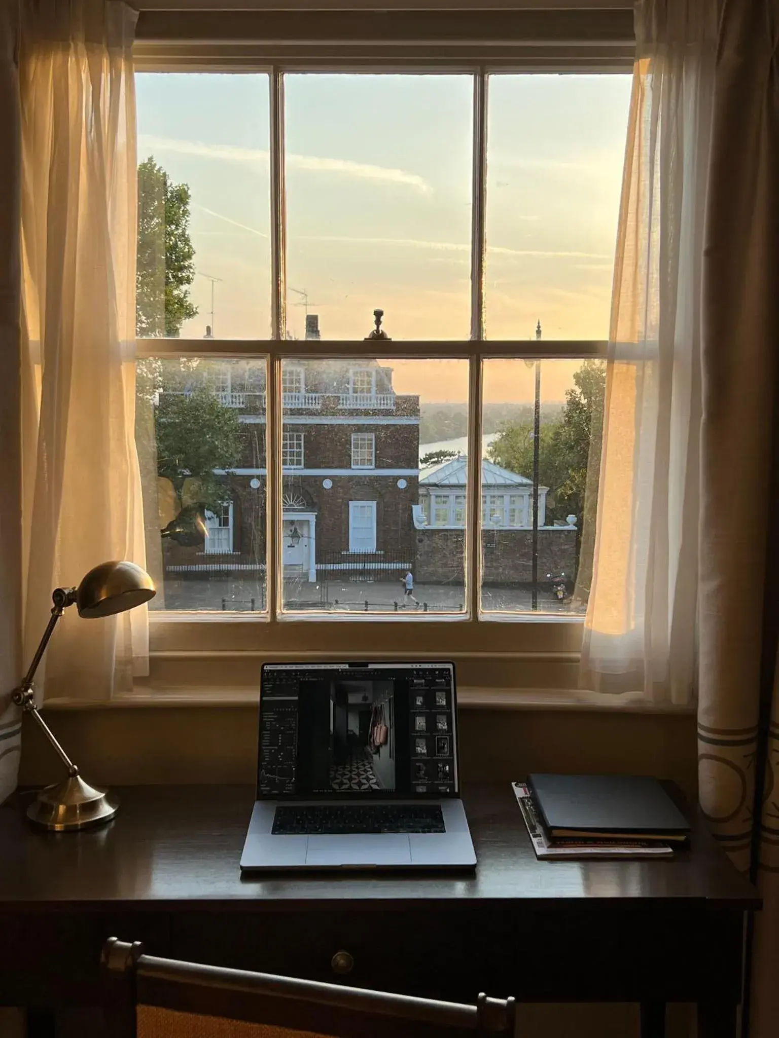 Property building in Richmond Hill Hotel Property building in Richmond Hill Hotel