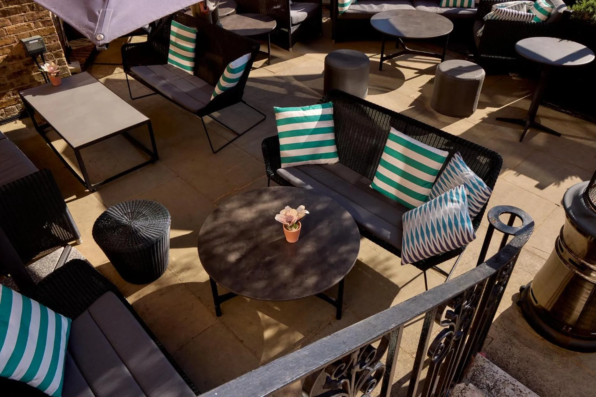 Restaurant/places to eat in Richmond Hill Hotel