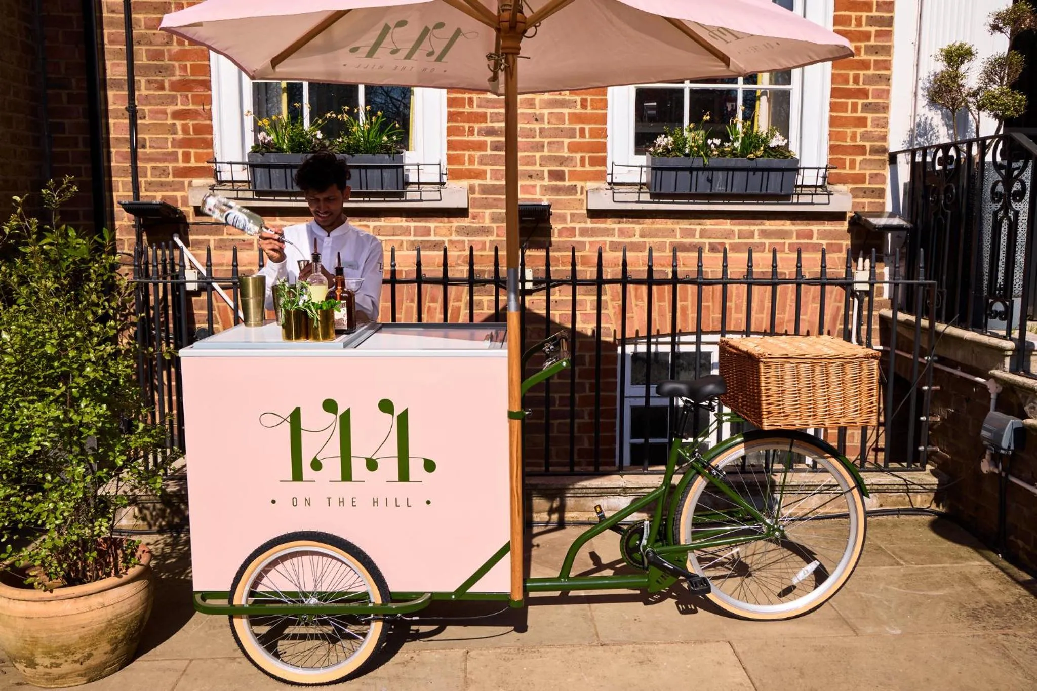 Restaurant/places to eat in Richmond Hill Hotel